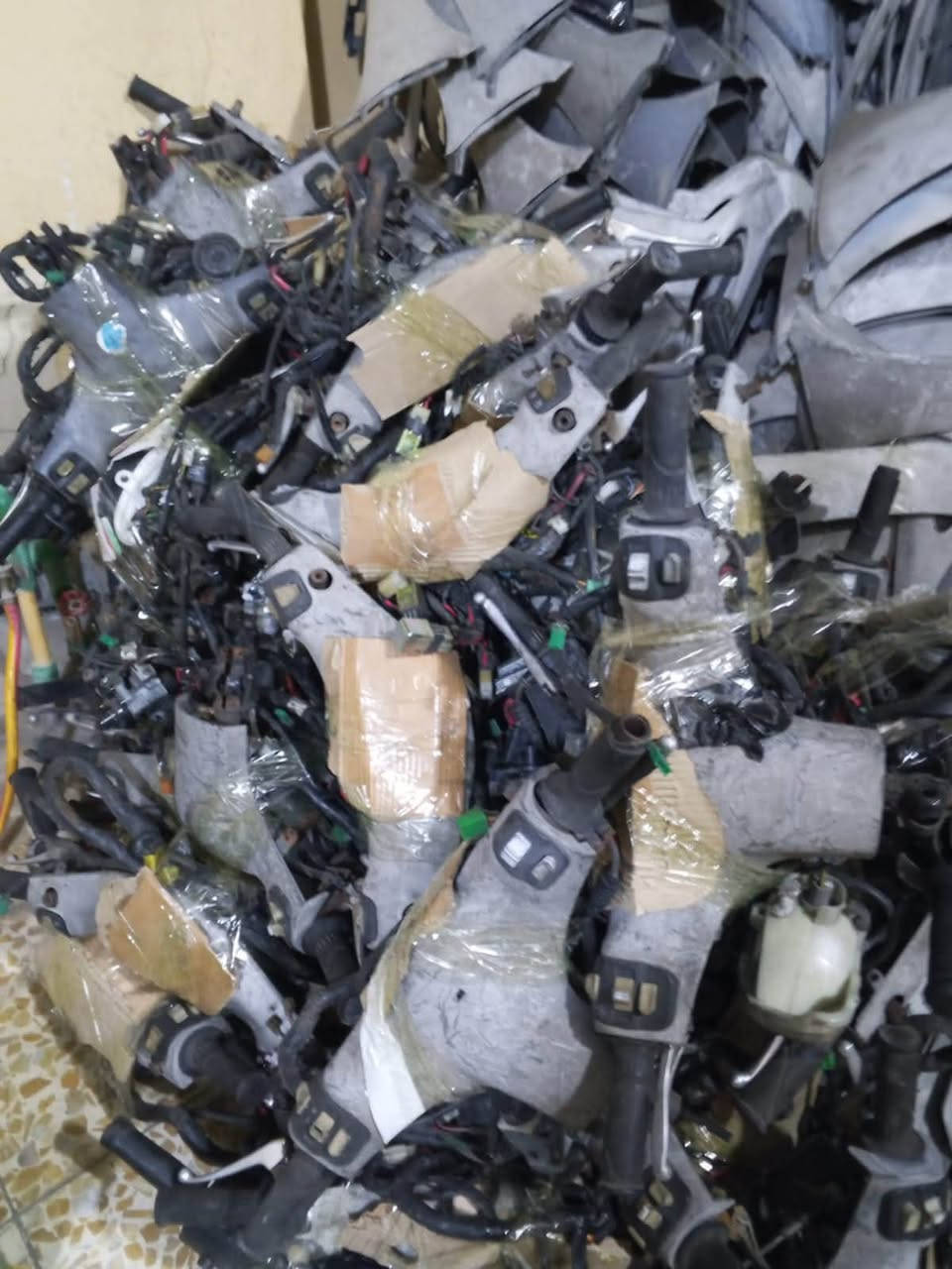 غراض مال ماكس منغولي مال حاويه لحيه مع ترايش ورأس كامل مال منغولي هوه ول ضفيره ***********
