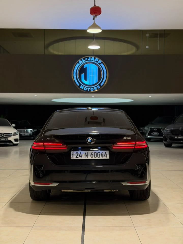 سعر جدا مناسب 🔥🔥🔥
السلام عليكم 
للبيع فقط بدون مراوس  BMW 530i X Drive 
موديل 2024 ماشية 15 الف 
مواصفات داخل جوزي وفتحة وكشنات جلد تدفئه وتبريد وكامرات 360 درجه وداتا شو وبصمات ورادار وسماعات هارمن كاردون و شباك لد وصندوك كهرباء وبعد هوايه مواصفات 
🚨السياره مرقمه وجاهزه
وارد امريكي بيها جاملغ وبنيد مبدل بلادي بدون صبغ وشاصي سليم ، شويه بيها دواخل وايرباكات طاك وراجع سستم 

السعر : 355 $ ورقه 
للاستفسار: *********** كاوه جمال 
العنوان : السليمانية المعارض الجديده معرض (الجاف)
