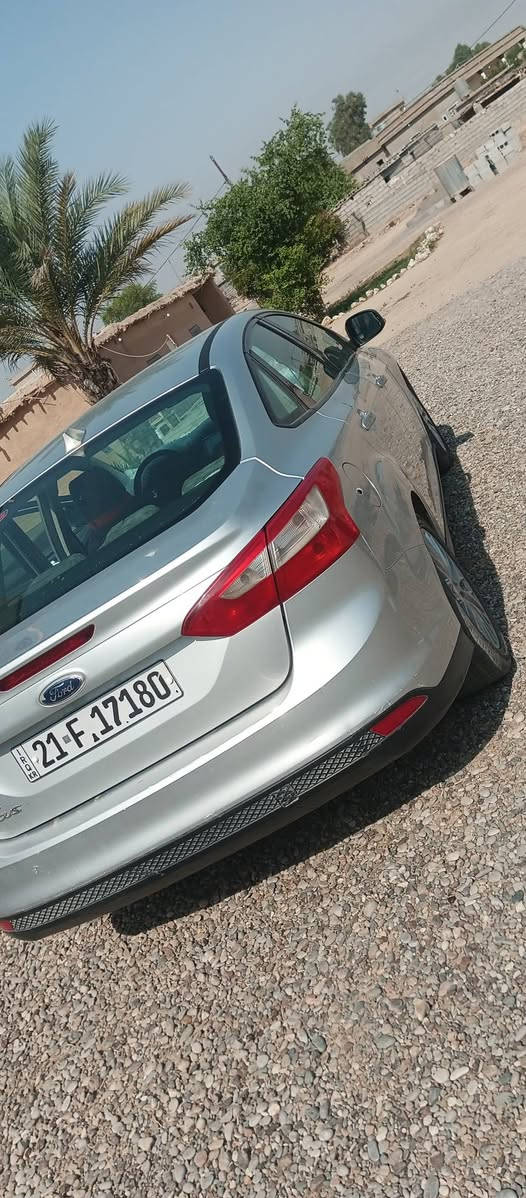 سياره فورد فوك موديل ٢٠١٢. گير ومحرك كامري ابو الكف...كفاله عامه بيها شبر بالبونيد فقط..السياره مال جناي..سنويه لل٣١ بأسمي..شرط التحويل والغرامات..
سعرها ٧٢ وبيها مجال..
هذا رقمي اتصل وتدلل*********** بي واتساب هم

