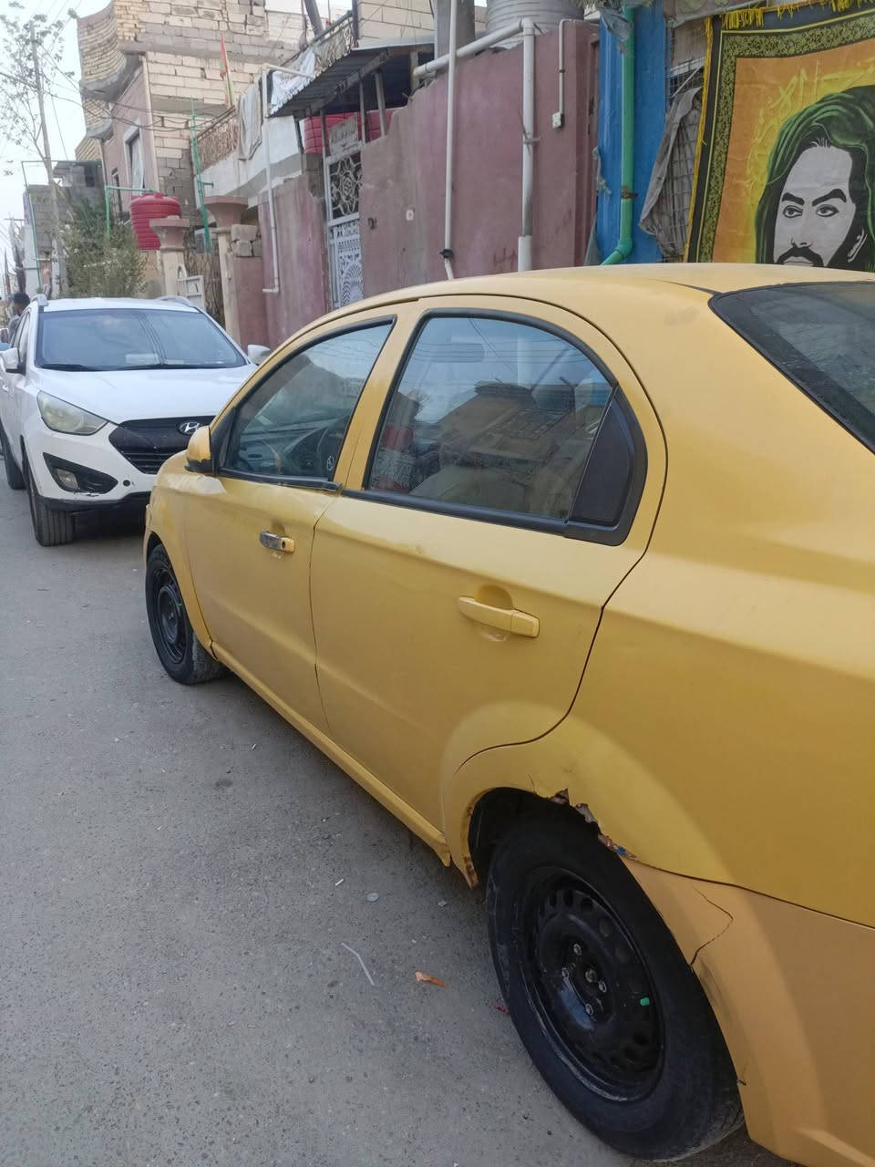 افيو 2008 مكفولة كير مكينة بيها تبريد وبديها نضيف بيها شخوطات بسيطة سيارة مكفولة حدادية وكلشي السعر 40 ورقة مكاني البصرة رقمي ***********
