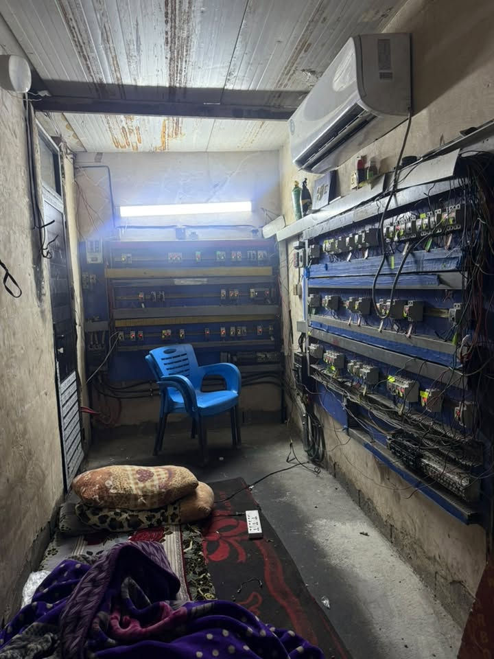 السلام عليكم مولده للبيع مدينه الصدر قطاع ٥٥
الحمل مالتها 450أمبير قابل للزياده 
مكاين عدد ثنين فالڤوات D9 و D11 جديدات المكاين 
وخزانات عدد 2 الواحد 5000
300 كيڤي عنوانها قطاع 55 مقابيل 12 عداخل 

للاستفسار اكثر ***********

