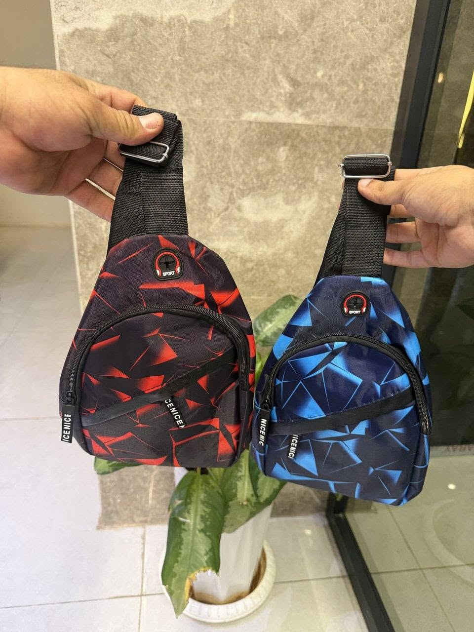 🎒 خلي أغراضك الأساسية دائماً وياك... وبستايل يلفت الأنظار!

حقيبة كتف عصرية بتصميم أنيق وخامة متينة، مثالية للدوام، الجامعة، المشاوير والسفر.

✅ حجم عملي يسع:

- 📱 الموبايل
- 👛 المحفظة
- 🔑 المفاتيح
- 🎧 السماعات
- وكل احتياجاتك اليومية بكل راحة.

✨ عملية، مريحة، وتناسب الاستخدام اليومي بكل أناقة.
للطلب مراسلتنا على الخاص او على واتساب ***********
والسعر بلاش البلاش 
7000دينار فقط
