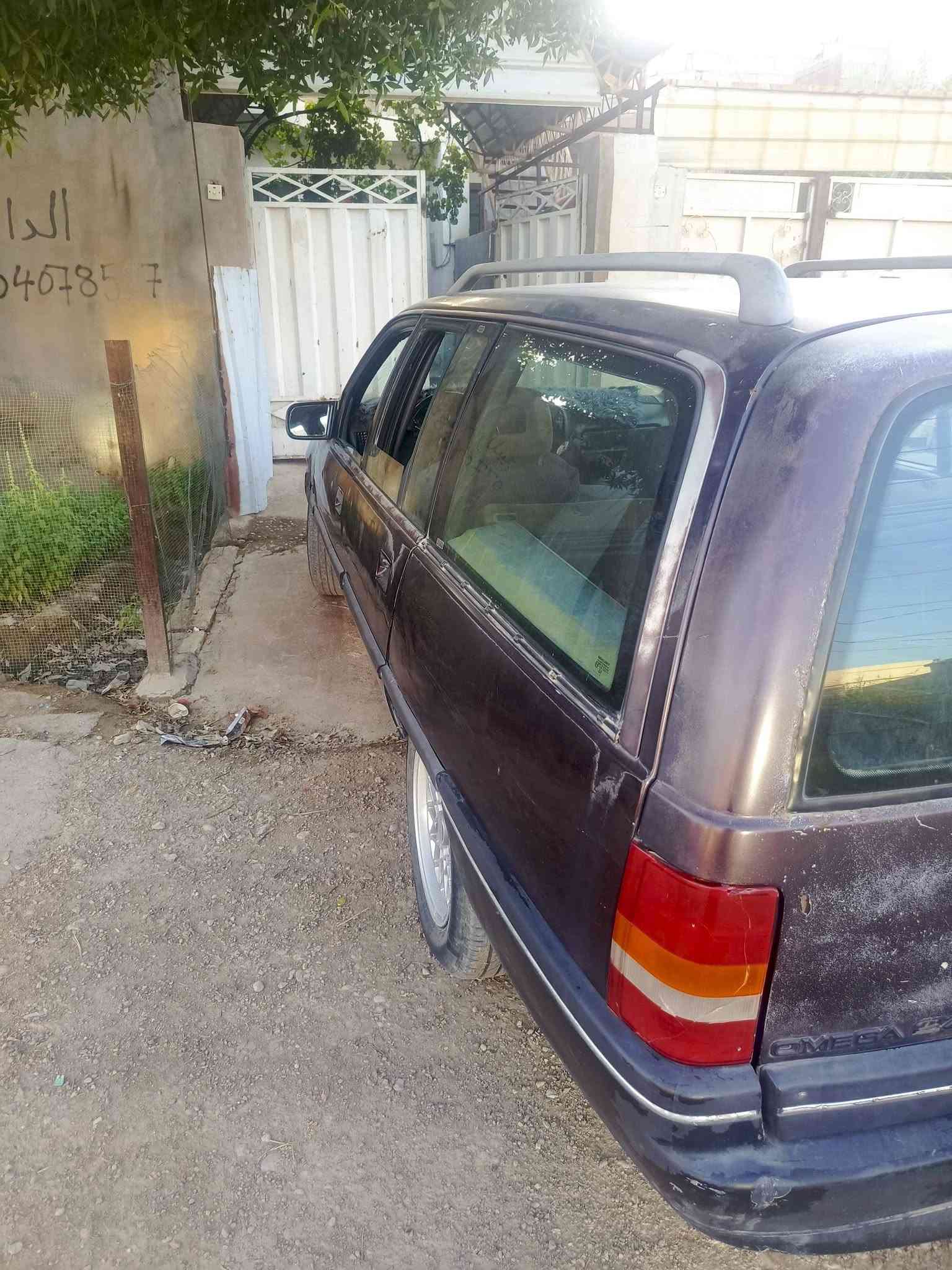 🚗سيارة مديل ١٩٩٠ مكفولة ميكانيك مع الشواصي والكشر كدامك بلادية ترايها للبصرة سنوية ساقطة قبل ٦ اشهر شرط التحويل رقمها صلاح الدين جام يشتغل باستثناء باب السايق يحتاج كنترول السيارة سعرها 19$🌹 بيها مجال جدا بسيط رقم الهاتف ***********
