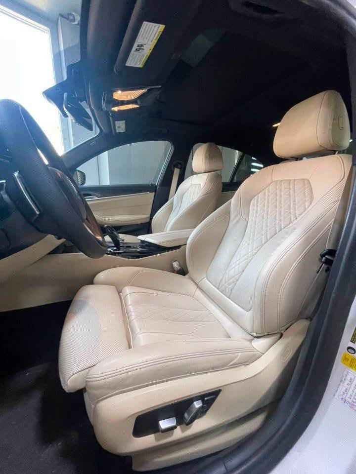 Bwm 530i
موديل 2022

شبر صبغ باب السائق 

السياره داخل كلين

موصفات 

داتاشو

سلايد 

كشنات تدفئه

عنوان دهوك 

***********
