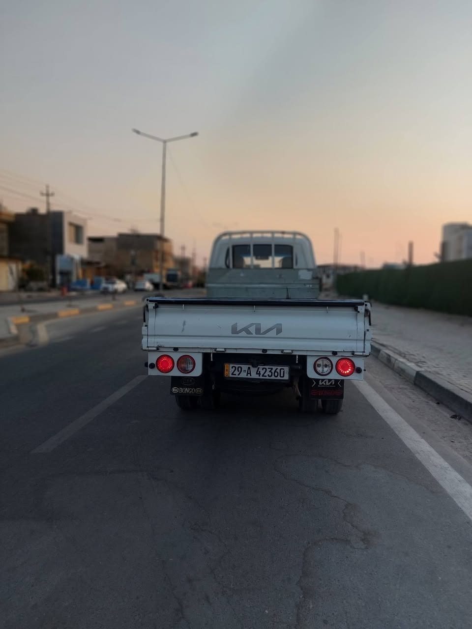 السلام عليكم للبيع كيا بنكو فحل 4000 موديل 2024رقم واسط سياره جديده تخم تاير باتري تبريد السيارة جاهزة ماناقصه برغي تحويره خلفيه كامله 14تحويل ثانيوم السعر 159ورقه وبيه مجال حك الجيه مكاني بصره أي استفسار ***********
