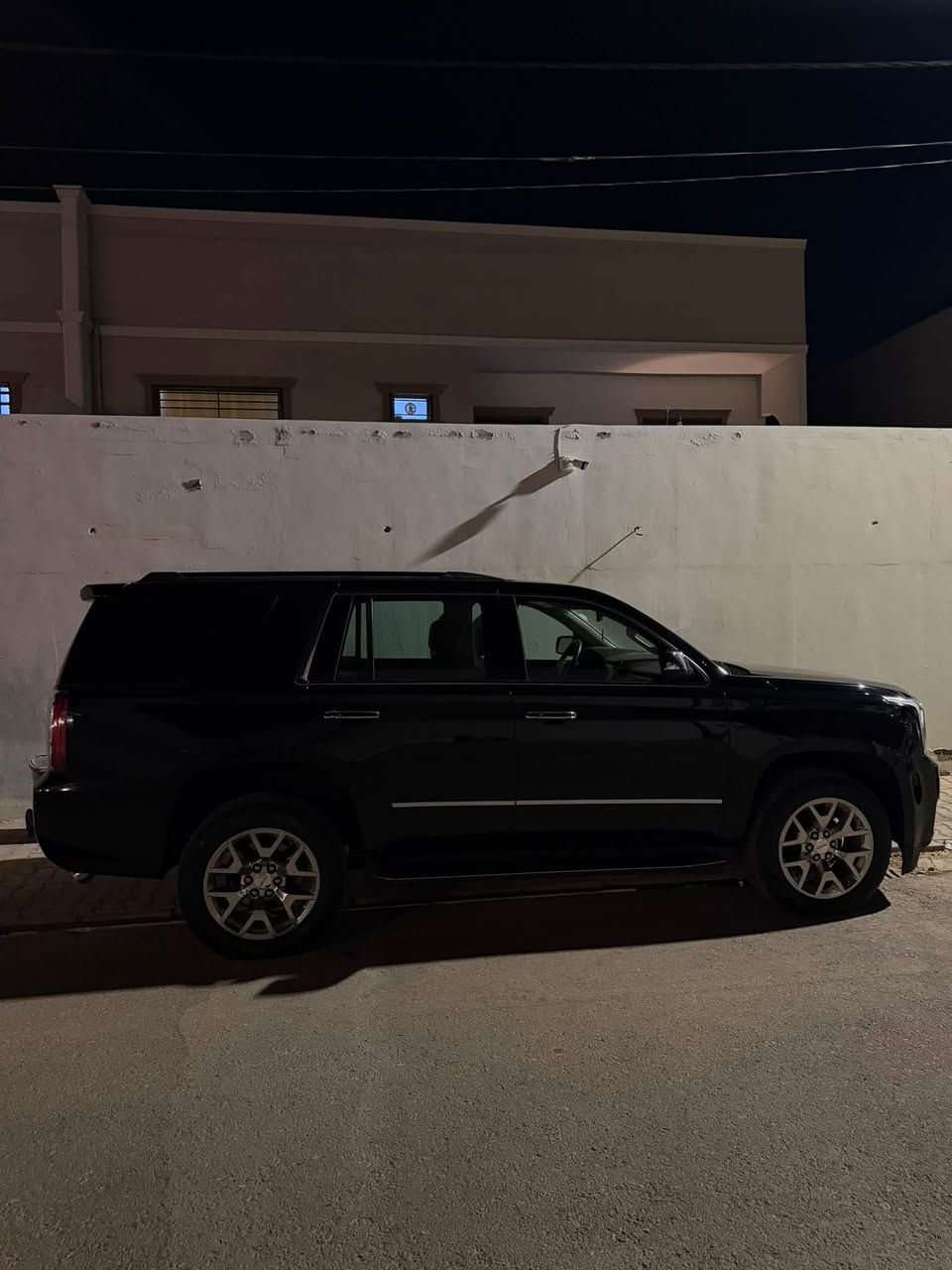 GMC SLT 2020 خليجي
ماشية 128 الف km

V8 5300 
* مقاعد أمامية تدفئة وتبريد
* مقاعد كهربائية وذاكرة
* فتحة سقف كهربائية
* شاشة قاصة 
* نظام Bose
* مكيف مناخين
* حساس امامي خلفي
* 4×4  فورويل مع أوضاع قيادة
* ويل كروم 20
* جنطة كهرباء 
* تشغيل عن بُعد
* لايتات وجام لايت جدد بلاديات
* اشارات بالمري وشفط ونقطة عمياء
صبغ دعامية الامامية فقط وبيهة كم مكان بارد 
رقم بغداد انكليزي ب اسمي
مكاني نجف ***********
السعر 365 ً
