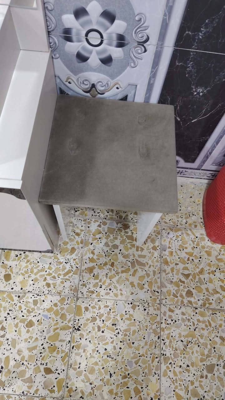 يغرفه للبيع جديده ستخدام قليل 7 قطع سرير جك خزن كنتورين واحد جبير وثاني بابين سعر 550 بيه مجال
عنوان ام العصافير 
واتساب ***********
