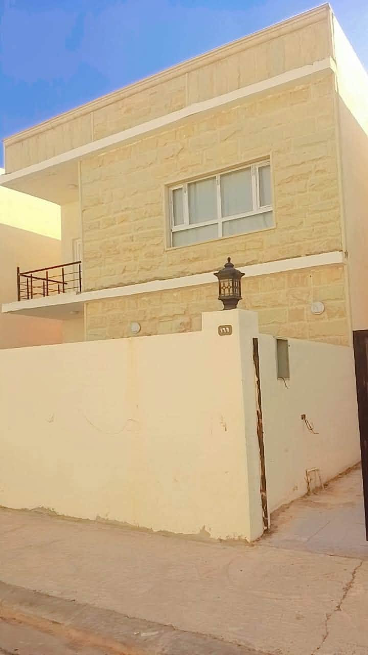 القريه الانكليزيه • ٢٢٠م • ٤غرف