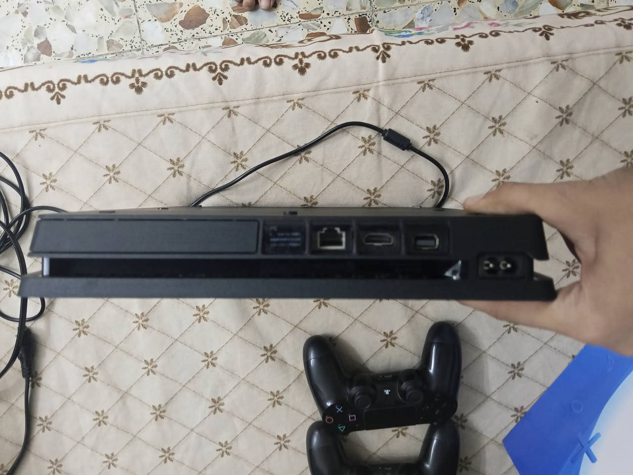 🎮 للبيع PS4 Slim 500GB
🔹 الجهاز نظيف وحالته ممتازة اصدره 13.02

🔹 500GB

🔹 يدتين أصليات

🔹 الكارتونة الأصلية موجودة 📦

🔹 أصلي ومو مهكر

🔹 شغال بدون أي مشاكل

🔹 قابل للفحص والتجربة

💰 السعر: 250 ألف دينار قابل للتفاوض بالمعقول

للجادين فقط 🌹     الرقم ***********
