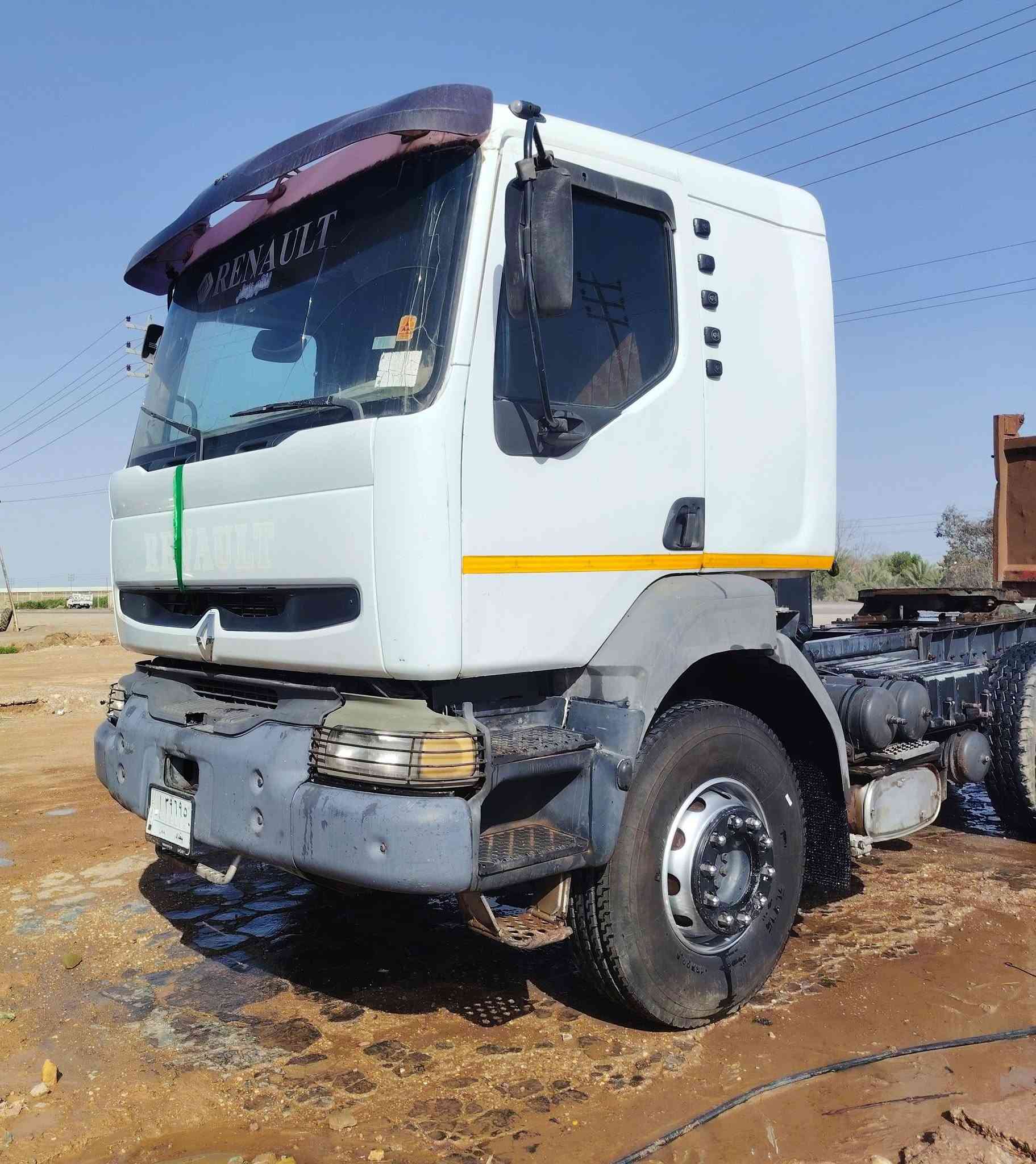 رينو • موديل ٢٠٠٧ • بدون مكينة