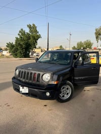 عندي جيب باتريوت موديل 17 اريد اراوس سني حسب نضافه رقمي 07750575059