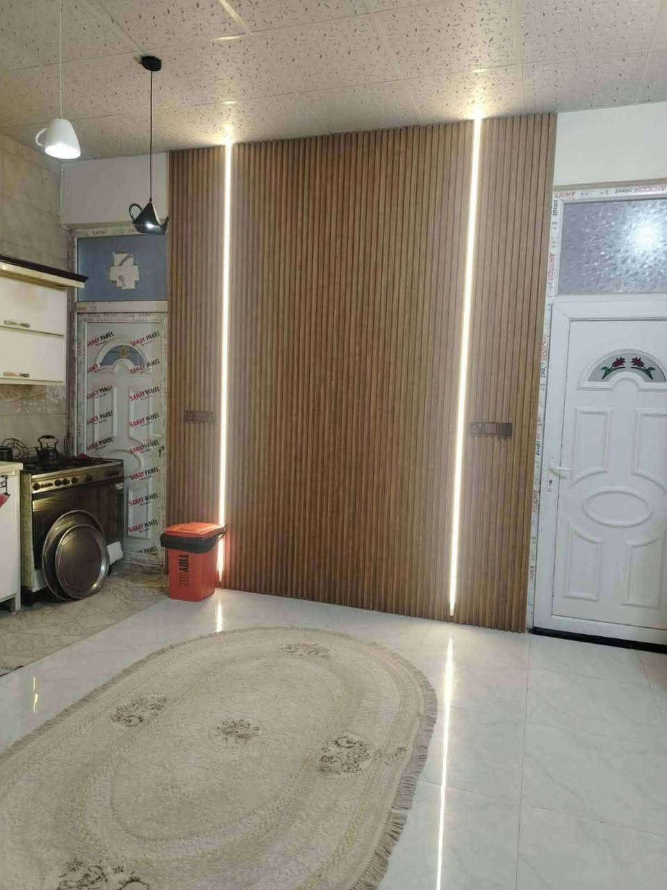 سلام عليكم بيت للبيع طابو ملك زراعي مساحة 100 متر البيت يحتوي على استقبال وممر وصالة جبيرة نفس. صالة مطبخ وأيضا ممر بصفها وغرفة نوم. وحمام داخلي وفوك بيتونة جبيرة بكد صالة جوة. وحمام خارجي موقع البيت بعقوبة التحرير الحولي محمد ليلى سعر البيت 47 مليون وبي مجال بسيط للأستفسار الأتصال على الرقم ***********

نص مكتوب في الصور:
- REDMI A5 27mm | f/2.0 | 1/33s | ISO500 18/9/2026 15:29:15