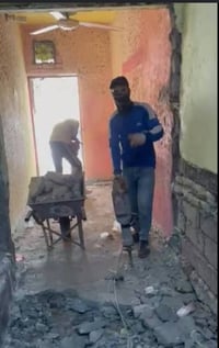 عامل متفرغ • تصعيد مواد • تنظيف بيت