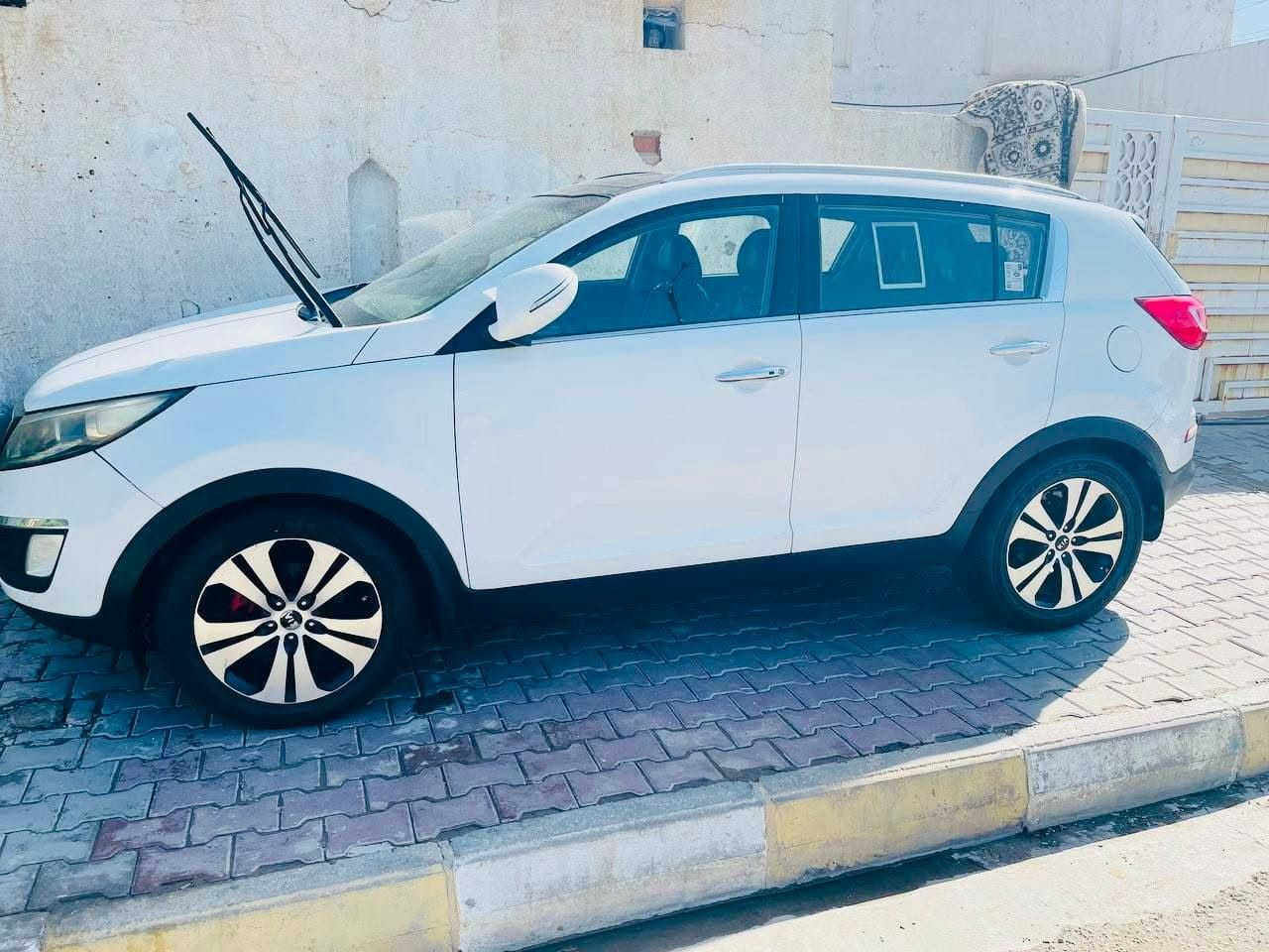 🚘 سبورتج 2012 للبيع — خليجي
رقم بغداد دولي باسمي 
سياره كفالة من صبغ 
📌 المواصفات والتفاصيل:
• خليجي
• ماشية  110 ألف 
• السونار مرفق ويا الصور
• المكينه مبدله طابوگه ما مفتوحة 
• بانوراما
• مراية تعتيم
• شاشة + كامرة دوارة
• فول تحكم ستيرن
• حساسات خلفية
• وباقي المواصفات معروفة

🔧 السيارة جاهزة وما تحتاج شي:
• تخم تايرات جديد
• صدر جديد
• التبريد خير من الله ❄️

💰 السعر: 133 ورقة وبيها مجال 

المكان كوت حي الجهاد 
***********6
***********
