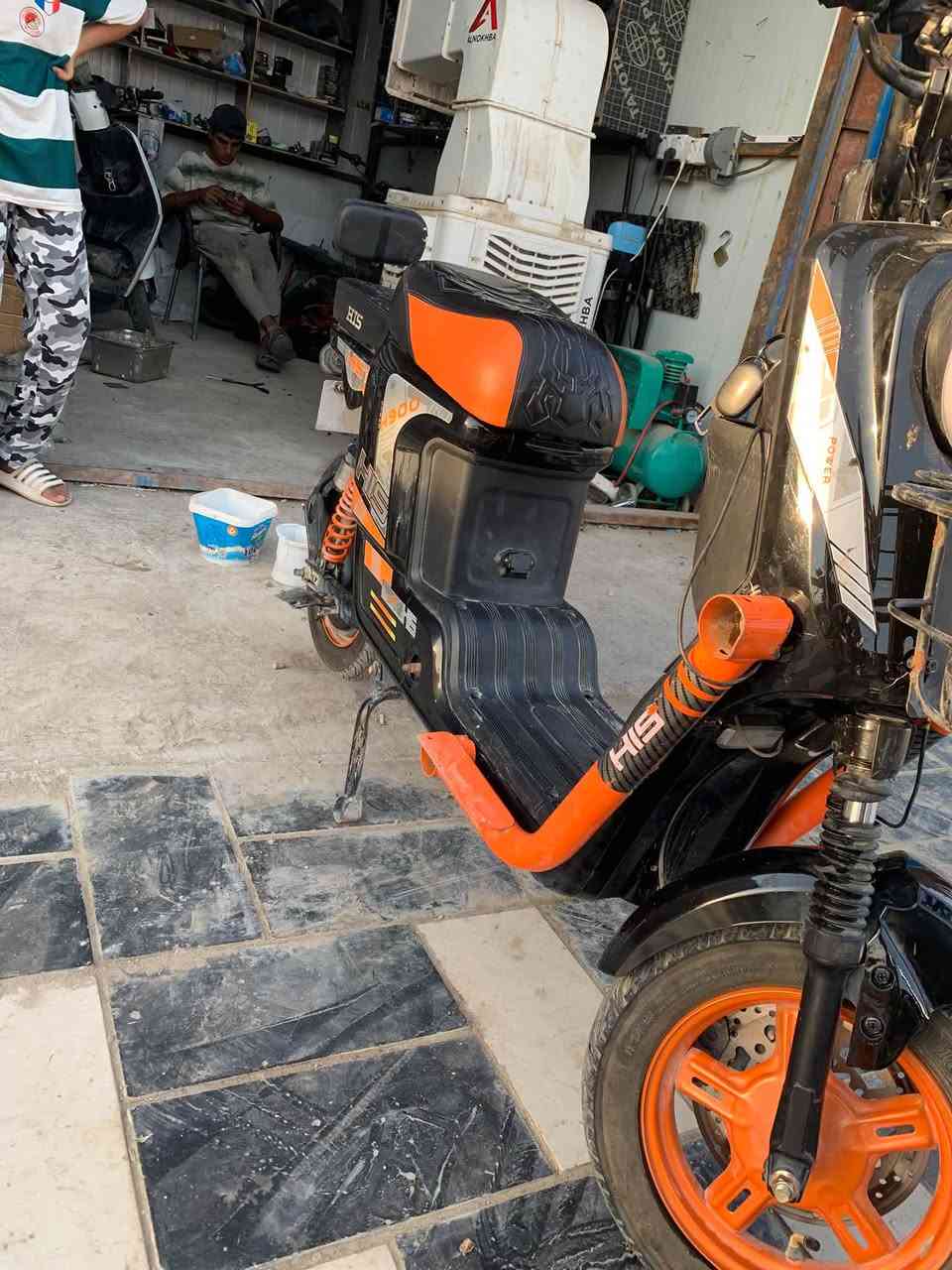 دراجة H900نضيفة كلشي بيهة شغال
المو شغال لا يتصل 
***********
