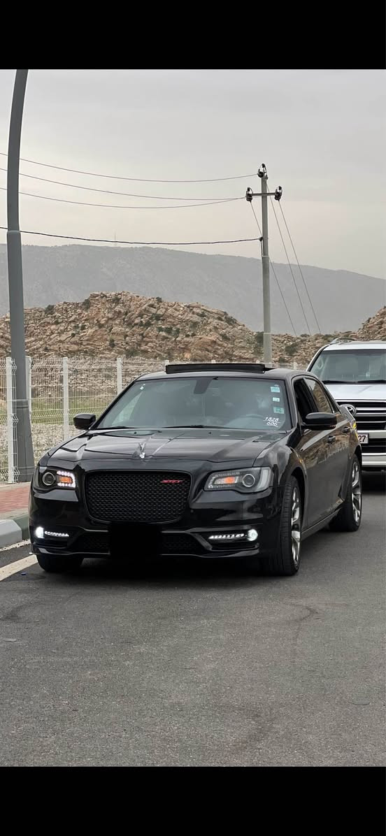 ‏CHRYSLER 300s 2017
ئوباماى كامل مواسه فاتى S
پانوراما - كوشن جلد و كاره با -
به صمه - شاشه و كاميّره و رادار ئاوينه فول فول
بىّ بوياخ زور تازه و جوان ماشااللّه ا كيّرٍ ومه كينه ى به شه رت نه كراوه ته وه سه نه وى وره قه م وهه زه وزينكَه و رِيّكَاوبان تازه يه دينار مه سره فى تيا نييه مالى دوّسته سه ياره كه دوو ده رگاى ساردى بچوكى هه يه
تازه و ريّك و بيّكه ماشااللّه ته حويل وغه رامه به شهرت
ماوه ى رؤشتنه كه ى (٦٧)مايل رؤشتوه ناو نيشان  ده ربندخان
زماره ى موبايل *********** په يوه ندى بكه ن دار بنديهكان, السليمانية
