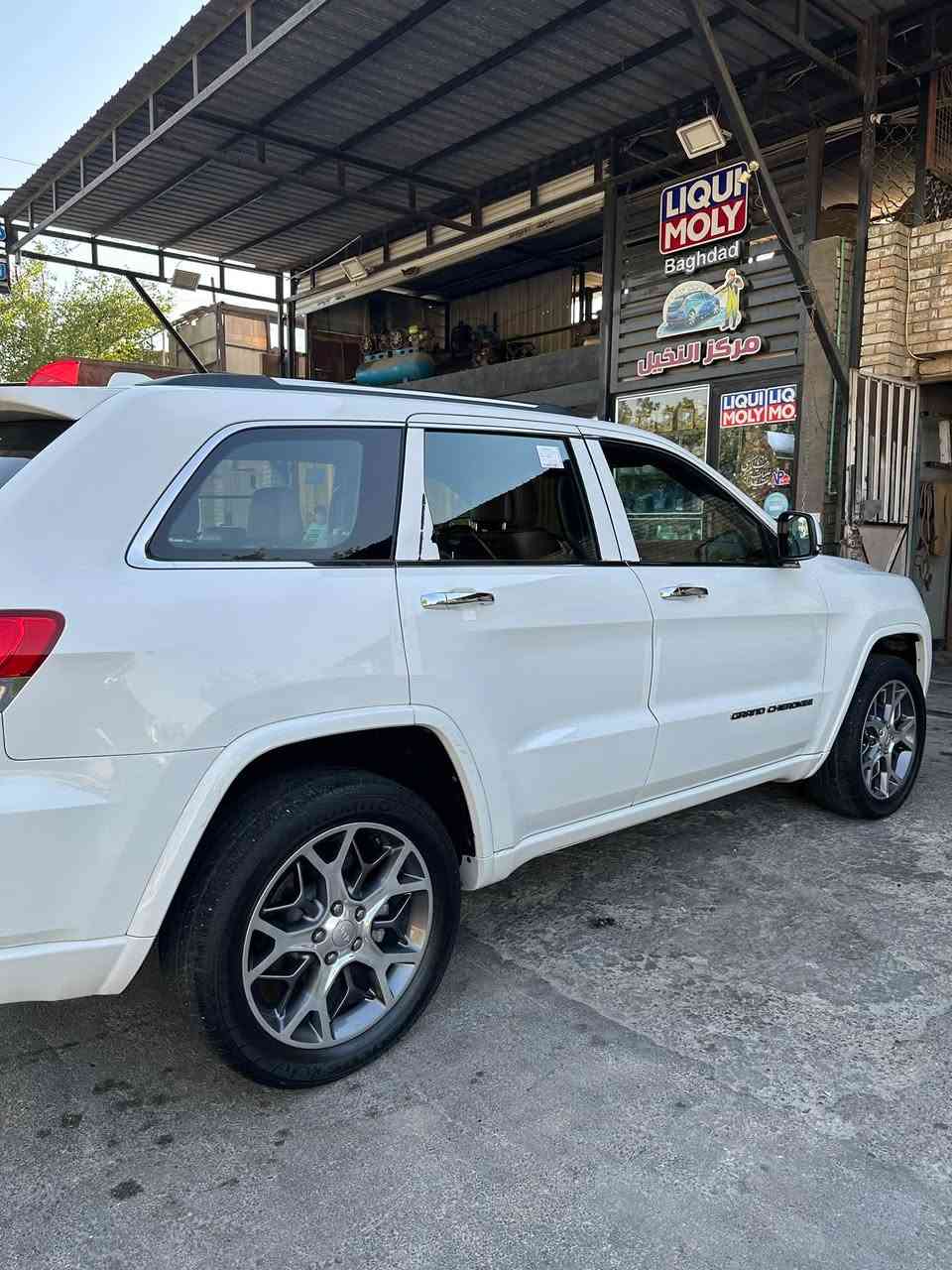 🚘 جيب جراند شيروكي Overland 2021

• خليجي
• محرك 3.6 V6
• ماشية 83,000 كم
• قير أوتماتيك 8 سرعات
• 4×4
• تعليق هوائي Air Suspension
• كاميرات 360°
• شاشة3 + Apple CarPlay
• فتحة بانوراما
• جلد فاخر كهربائي
• تبريد وتسخين المقاعد
• ذاكرة مقاعد
• تسخين سكان
• رادار + مثبت سرعة متكيف
• تحذير النقطة العمياء
• حساسات أمامية وخلفية
• تشغيل عن بُعد
• باب خلفي كهربائي
• إضاءة LED
• جنوط أصلية
• نظام قيادة متعدد
• السيارة نظيفة جداً ومرتبة
بسمي وتحويل ثاني يوم 
العنون بغداد شارع فلسطين 
رقم الهاتف ***********
السعر 30.000$ وبيها مجال 

📍 السيارة جاهزة للفحص بأي مكان، والفحص يثبت حالة السيارة.
