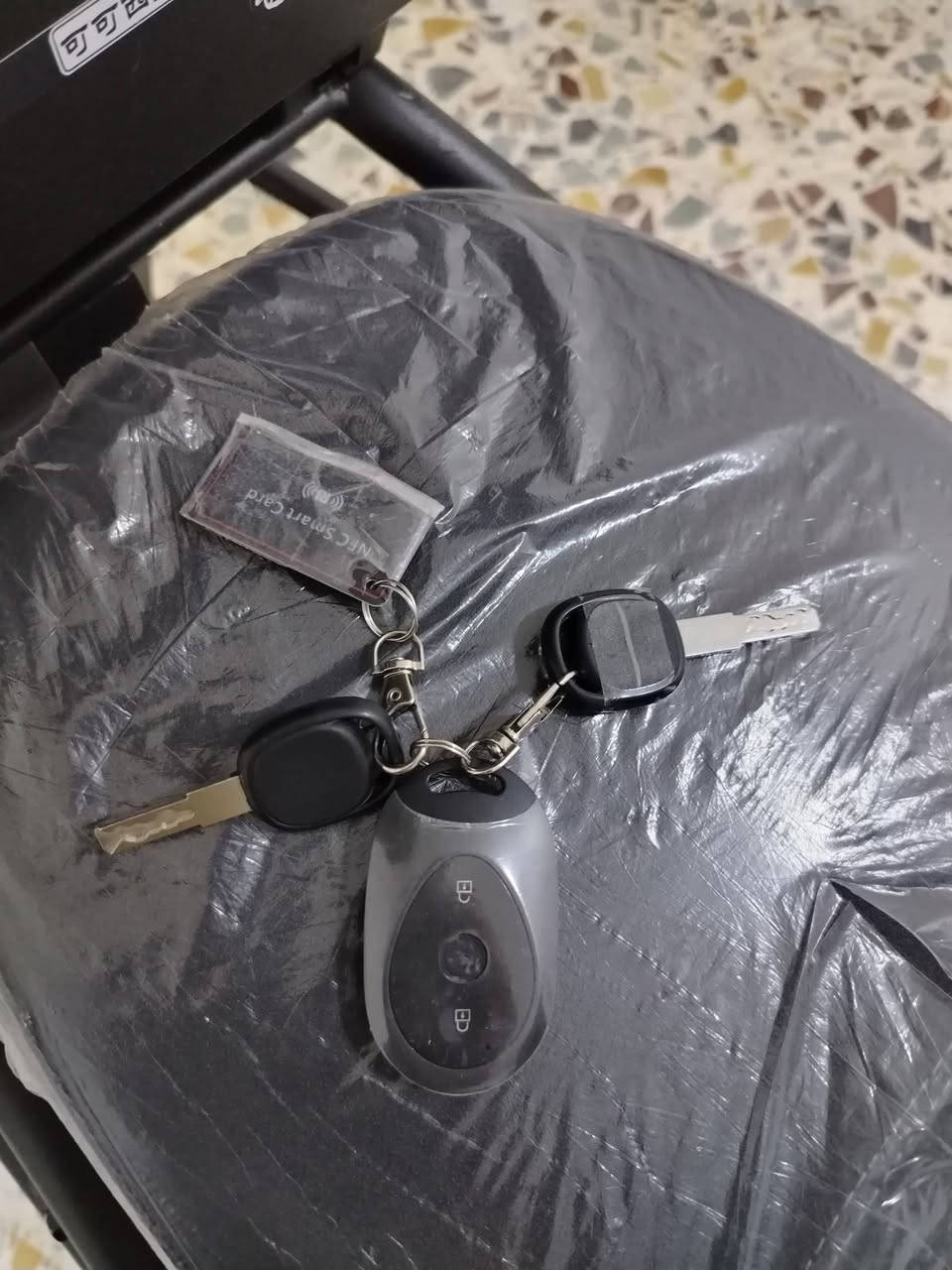 السلام عليكم للبيع دراجة شحن الغواصة او الفضائية 2026   زيرو 
مسحوب من الجمعية قبل ٧ ايام فقط
6 بطاريات فول جدد عل فحص
ماشي فقط ٥٥٠ كيلو 
سماعات بلوتوث 
مابي اي نقص ولا عطل بعدة جديد وكالة
لايت زنون عالي  ناصي 
إشارة يمنة يسرى 
اي خلل مابي جديد بمعنى الكلمه 

       السعر   850،000 وبي مجال بسيط

للاستفسار الاتصال على الرقم ***********
