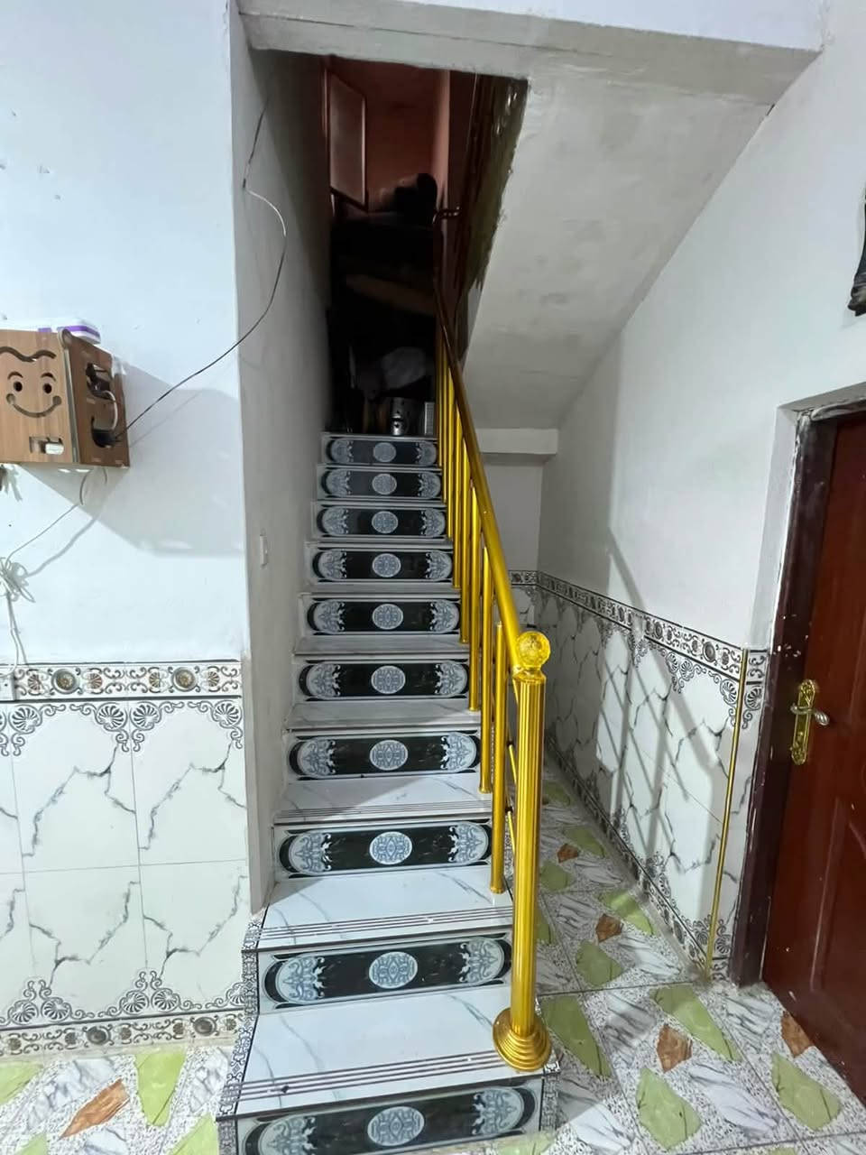 بيت للبيع زراعي اقرار محكمة 📈

📍زراعي حي ناضم 
البناء عكاده 

المساحه ١٠٠متر 
واجهة١٠
نزال١٠

البيت يتكون من 

غرف عدد(٢)
صاله 
استقبال 
مطبخ 
صحيات داخليه وخارجيه 

السعر ٥٥ مليون وبي مجال بسيط 

📞 للاستفسار والتواصل: يمكنكم المراسلة عبر الخاص، أو الاتصال/واتساب على الأرقام التالية: 👤 أستاذ حسين: *********** 👤 أستاذ مثنى: ***********

📍 عنوان المكتب: نزلة الجسر - من جهة الجربوعية - مقابل مجمع صادق آل مطشر. ✨ مستعدون لعرض كافة عقاراتكم وتسويقها بأفضل صورة.
