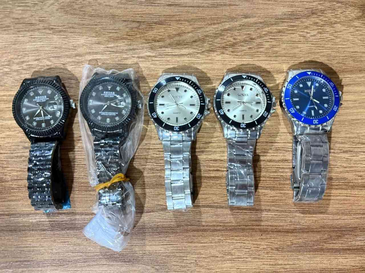 السلام عليكم
بضاعة تصفية محل يجي وياهن بوكسات
ساعات نسائي ورجالي 55 قطعة الوحدة ب 3
ب 150 الف
ساعات ثكيلة وماركة 10 قطع رجالي ، 4 نسائي قطع ماخذتهن ع 10 الوحدة احسبهن ب 100 الف
20 ساعات اطفال ب10 الف
26 نسائي جلد بسيطات ع 20 الف
كلهن يخبلن وجدد وبيهن مجال بسيط للشراي مكاني الناصرية عندي توصيل
ماسنجر مفتوح
