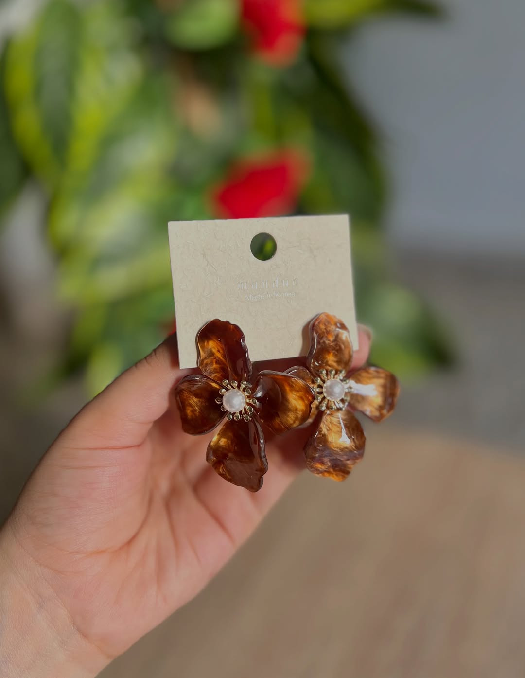 الالوان تاخذ العقل🥺🎀

نص مكتوب في الصور:
- مو تراجي حلويات هاي 🥺🎀
- اقلبي للموديلات 🦋✨
