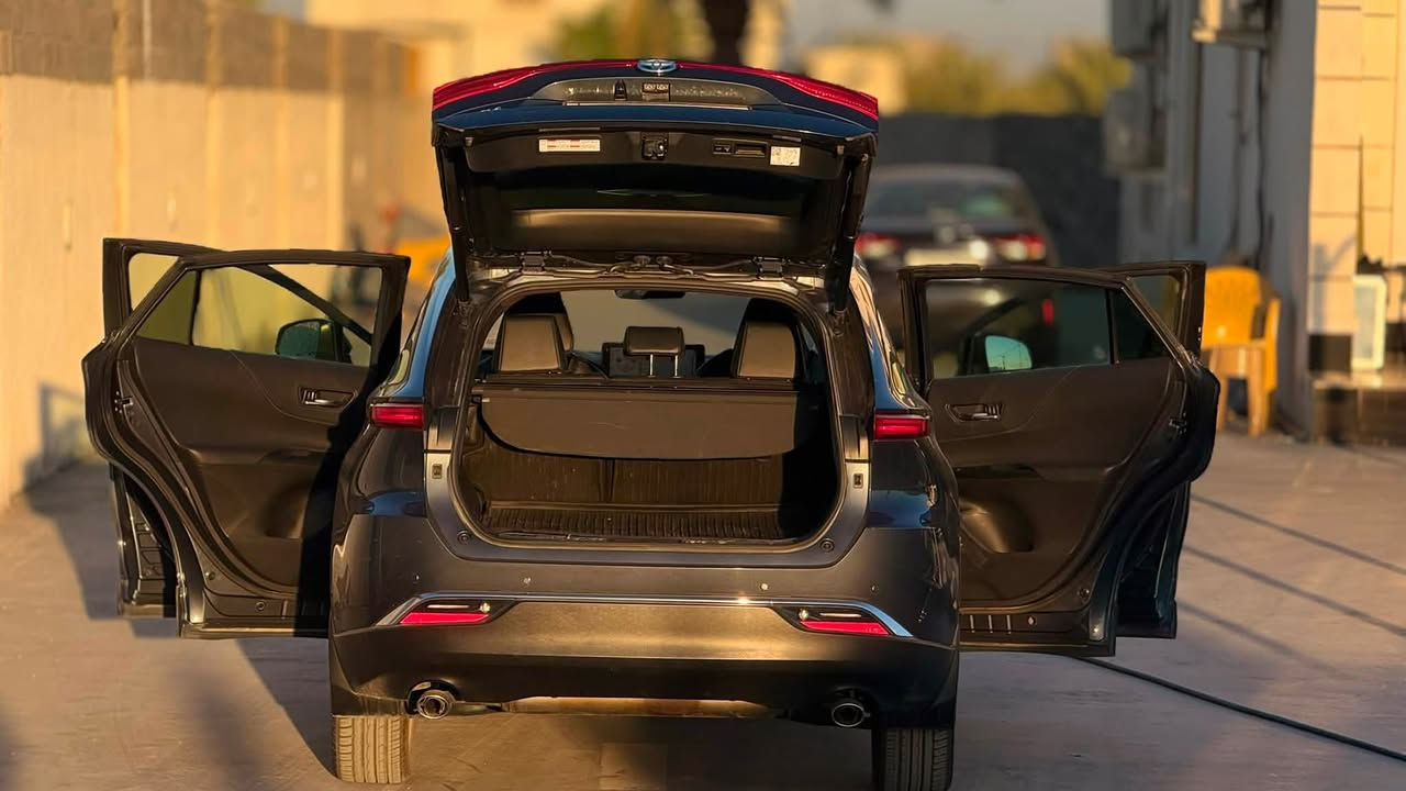 السلام عليكم تيوتا فينزا 2022 هايبرد وارد امريكي
الفئة: Toyota Venza XLE 2022 2.5L
          حجم المكينه :2500 هايبرد 
           حالة الايرباك : برده
الضرر : باب وجاملغ امامي بصف السايق
#مواصفات XLE
1.شاشه 
2. قياده ذاتيه
3.كشن السايق ميمري 
4.كشنات كهرباء
5.هندبريك بصمه
6.كشنات جلد
7.ثلاث وضعيات قياده
8.حساسات خلفيه امامي 
9.صندوك كهرباء
10.رادرات جانبيه
11.رادار امامي
12.هيترات بالكشنات + تبريد 
13.بصمه
14.بصمة ابواب
15.اشاير بالمري
16 . شحن واير لس 
… فول عدى البنوراما…
#السعر 225 مرقم بغداد وبيها مجال  
تفاصيل اكثر هذا رقمي *********** 
مكان السياره الأنبار / فلوجة

