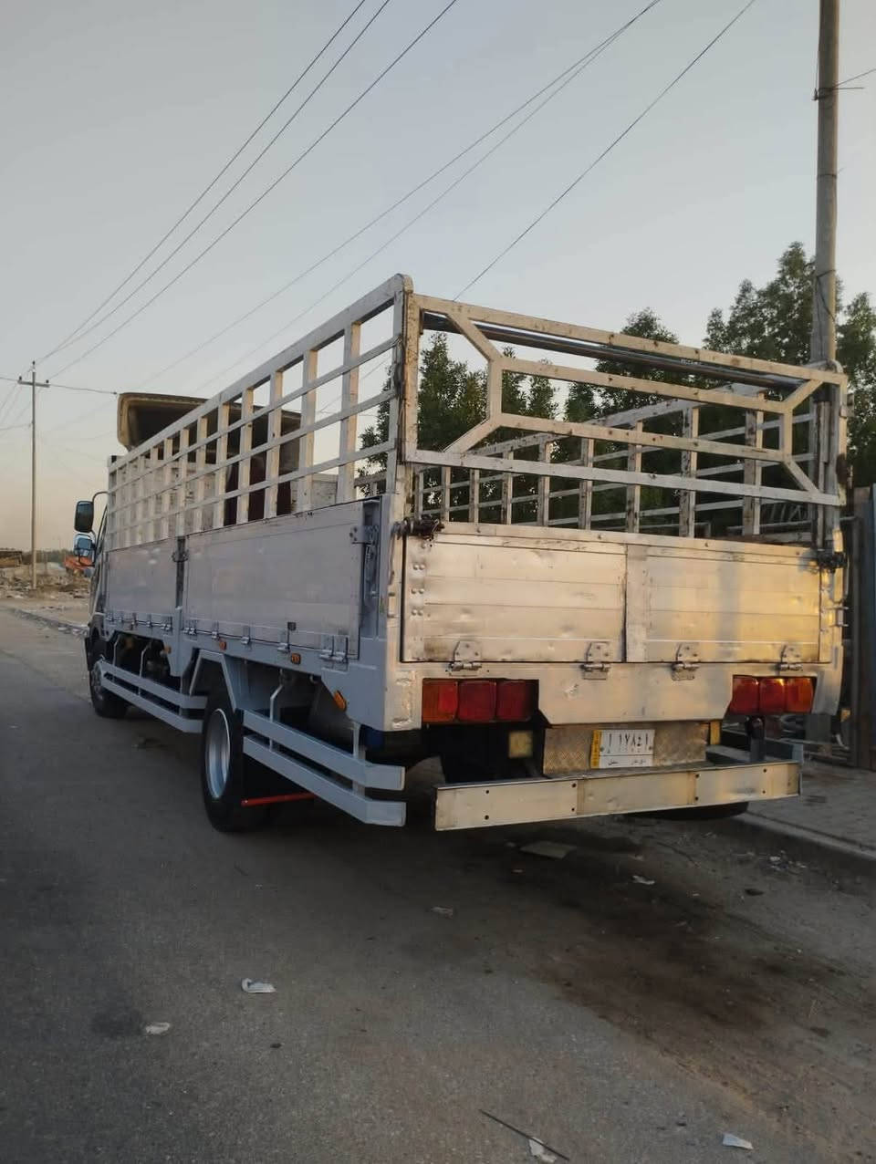 السلام عليكم فوزه سته وربع بلاد شاصي عريض مكينه 17محسن موديل 95بسمي سياره جاهزه(***********)

