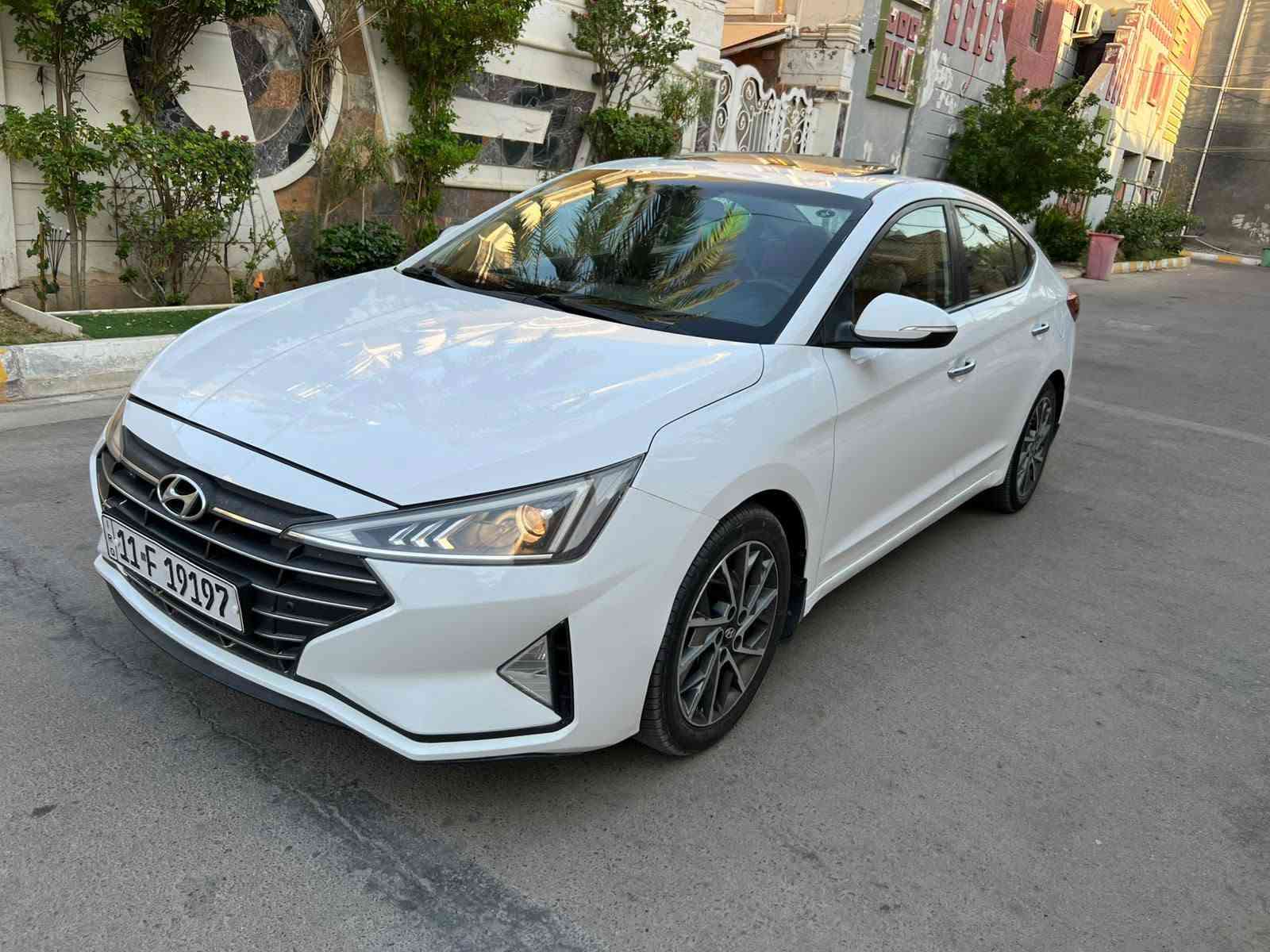 السلام عليكم 
النتره 2019 خليجي رقم بغداد تحويل مباشر 
سيارة بيها جاملغ وباب وطرف لبنيد صبغ فقط بدون ضرر داخلي موصفات فول واحد عل واحد 
محرك كير كفاله حداديه تبريد ثلج 
سيارة جاهزة للاخير محرك 2000 دوش 
السعر 137 وبيها مجال الشراي يتصل وبلخدمه *********** مكان السيارة ناصريه مركز
