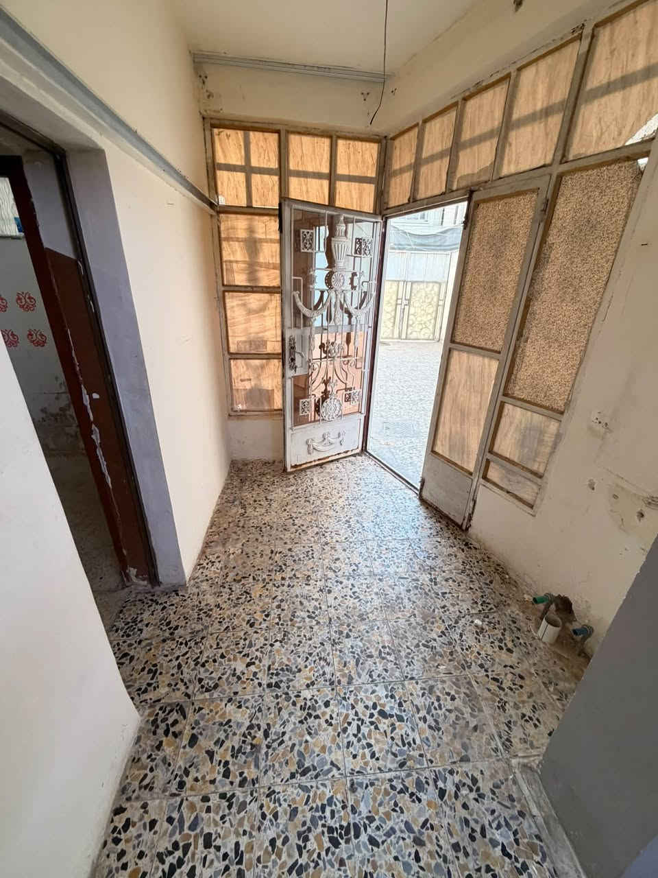 🏠 دار للإيجار في السيدية
📐 المساحة: 200 متر
🛏️ غرف نوم عدد 4
🛋️ صالة
🍳 مطبخ
🚿 خدمات
🚗 كراج كبير

📞 للتواصل: 
0785010066
