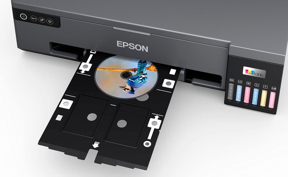للبيع: طابعة Epson L18050 (A3+) بحالة الزيرو
طابعة صور وكروت احترافية غنية عن التعريف، مستخدمة خفيف جداً وفي حالة ممتازة (شبه جديدة تماماً).
✨ أهم المواصفات والمميزات:
 طباعة قياسات كبيرة حتى A3+A4
 نظام 6 ألوان لدقة وألوان فائقة الجودة للصور والتصاميم.
 نظام EcoTank اقتصادي جداً في استهلاك الحبر.
 تدعم الطباعة المباشرة على الكروت والباجات والـ CD/DVD.
 رأس الطباعة بحالة نظيفة 100% ونزل تشيك (Nozzle Check) كامل وسليم.
💰 السعر النهائي: 725 ألف دينار عراقي (قفل).
📍 المكان: الأنبار / الفلوجة
🚚 التوصيل: متوفر توصيل أو الاستلام مباشر مع الفحص.
📲 للتواصلو واتساب ***********
