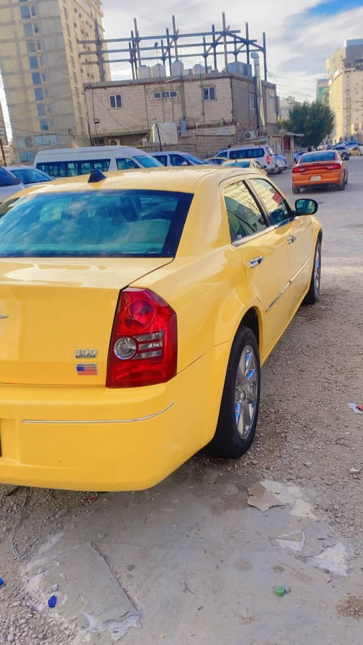 االسلام عليكم 
وبامه 210 اصل 
بغداد بسمي السنويه 
مكينه كير اكسن حداديه إماميه خلفيه تايرات جدد وياله كروم حجم ١٨ 
تبريد ثلج كهربائيات شغاله كلهن داخل جديد  كشنات كهربائي 
السعر 100 بشده بيع فقط يدون مراوس 
هاذا رقمي ‭***********‬
