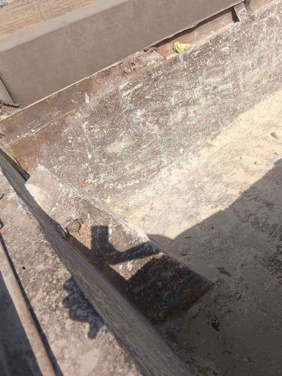 السلام عليكم بدي علم لبيع طوله٥ونص 
وياخزان دهن مال مقطوره+ونج نضيف
ودبل شاسي لف جديد 
واي استفسار اتصل***********
يرهم اكتروز البي
