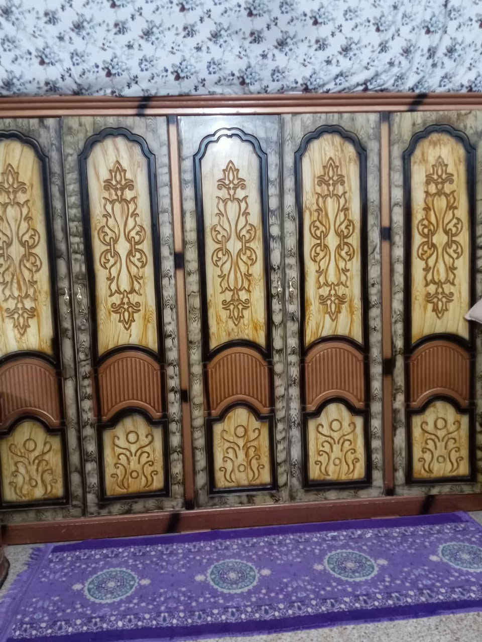 غرفه • للبيع • مراسلة على الخاص