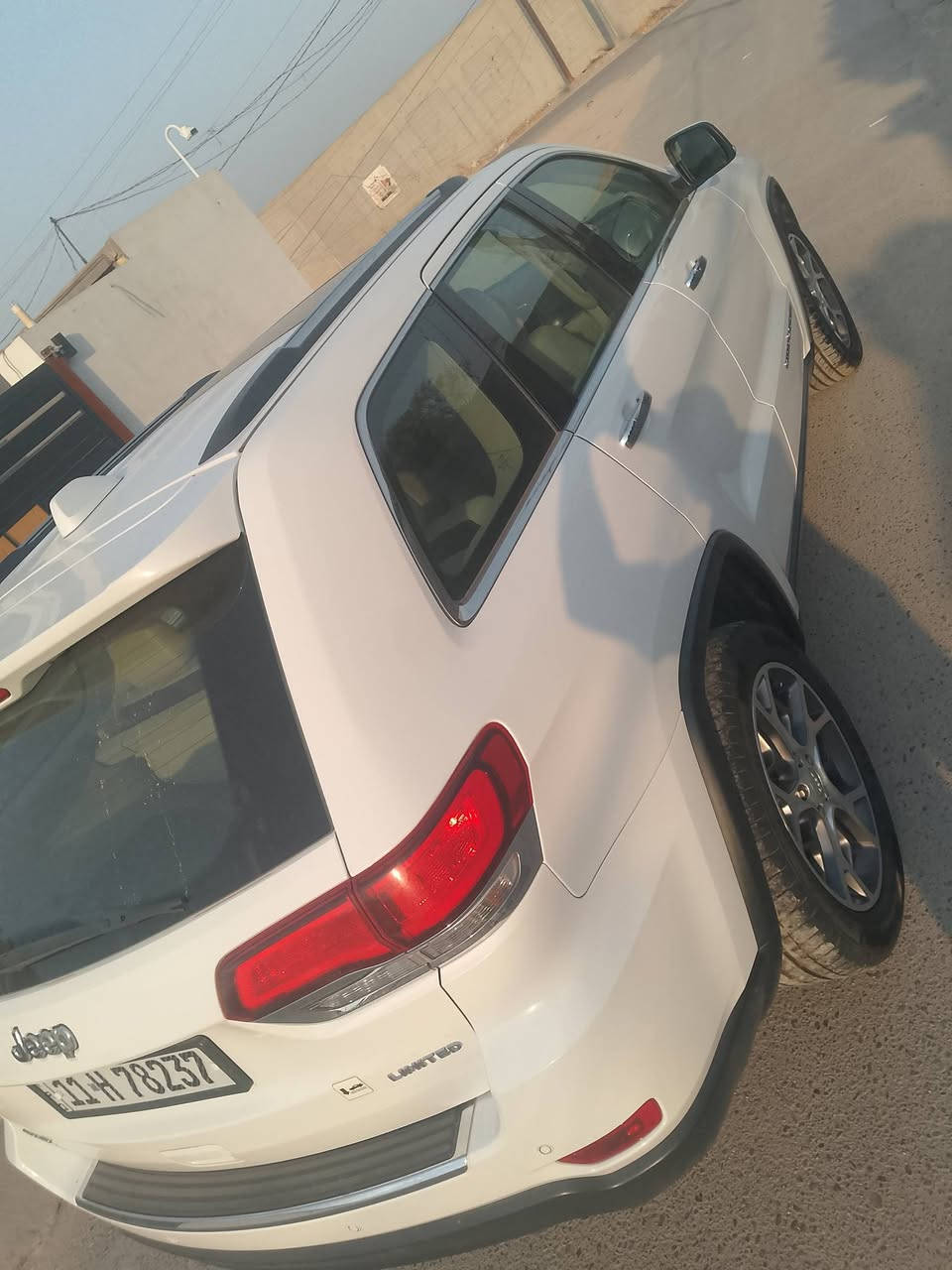 للبيع  السعر 245جيب مديل2021 رقم بغدادموصفات داخل قرميدي بنورامه رادارات اماميه جانبيه شاشه كبيره كامره دواره تحكمات استيرن تبريد قطعتين بيه مواصفات هواي ومعروفه مواصفات السومت مكان السياره بغداد الستفسار اكثر الإتصال على الرقم *********** فوال موصفات
