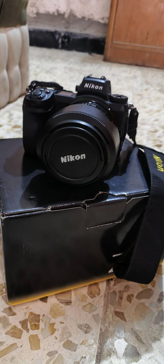 السلام عليكم 
‏للبيع كامره نيكون z7 مارك 2 
‏مع عدسه Nikon NIKKOR Z 50mm f/1.8 S
‏شتر 9k
‏كامره نضيفه 
‏ملحقاتهه 
‏شاحنه مالته الاصليه 
‏بطاريه 
‏رام 64
‏كارتون 
‏كيبل 
‏كاتريدر ثلاثي
‏مع ستاندات عدد 2
‏اضائه عدد 2 
‏سعر 3مليون و500
‏وبيهه مجال
‏تواصل ***********
