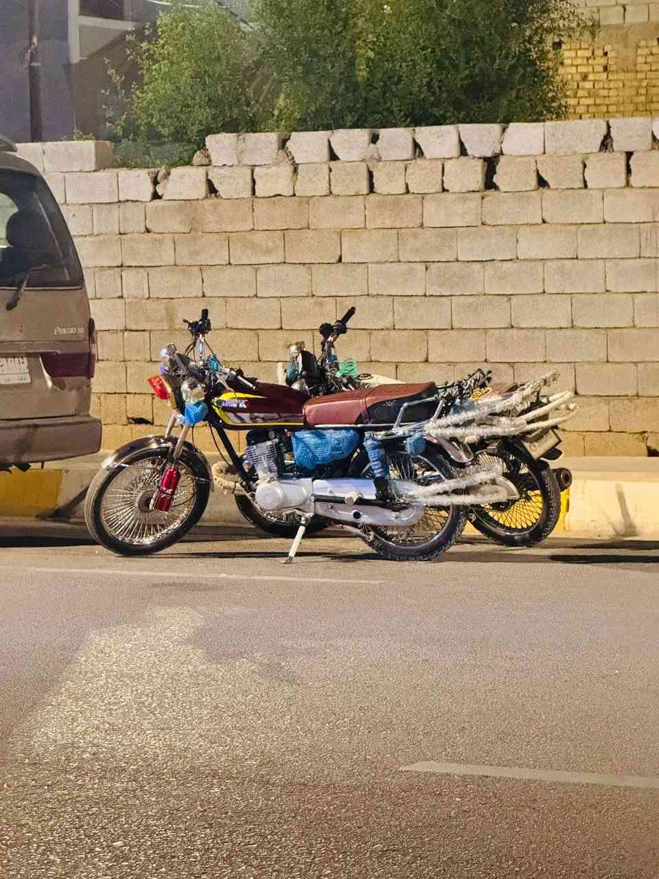 سلام عليكم تايكر2للبيع المكان ديالئ بعقوبه 
السعر650بيهن مجال حك الجيه فقط
***********
