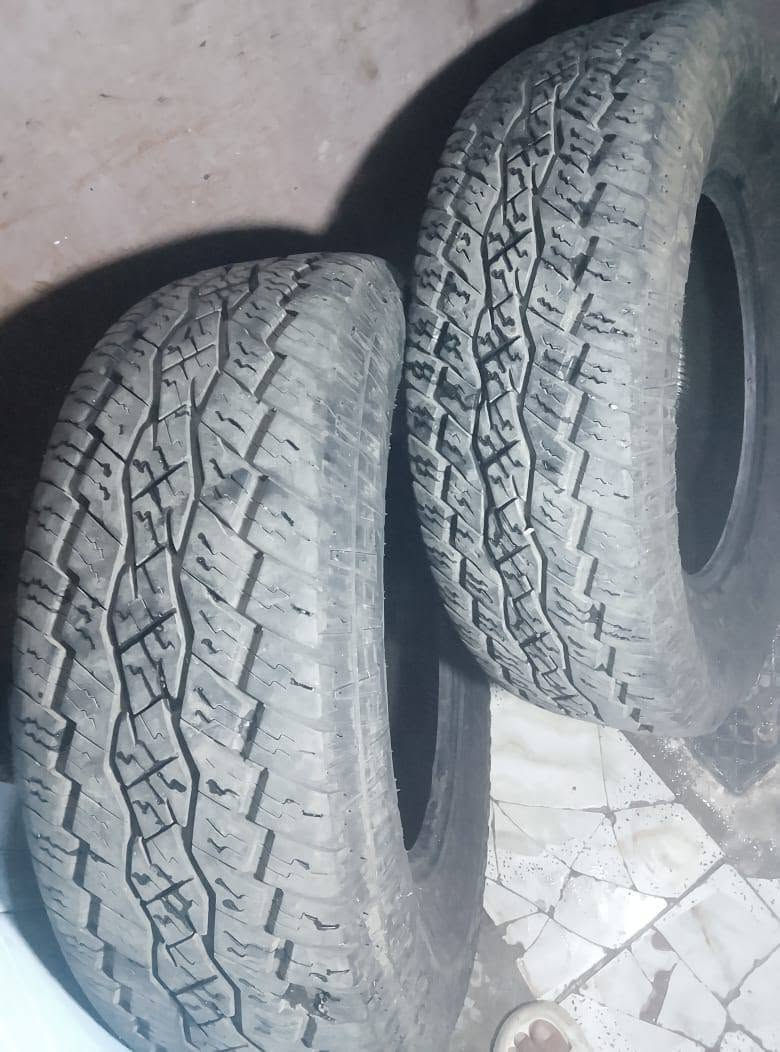 زوج تايرين هوه ويله وثنين بدون ويل الحجم 17في70/265زوج منهن جبلي نضيفات للبيع سعر ‏‪***********‬‏
