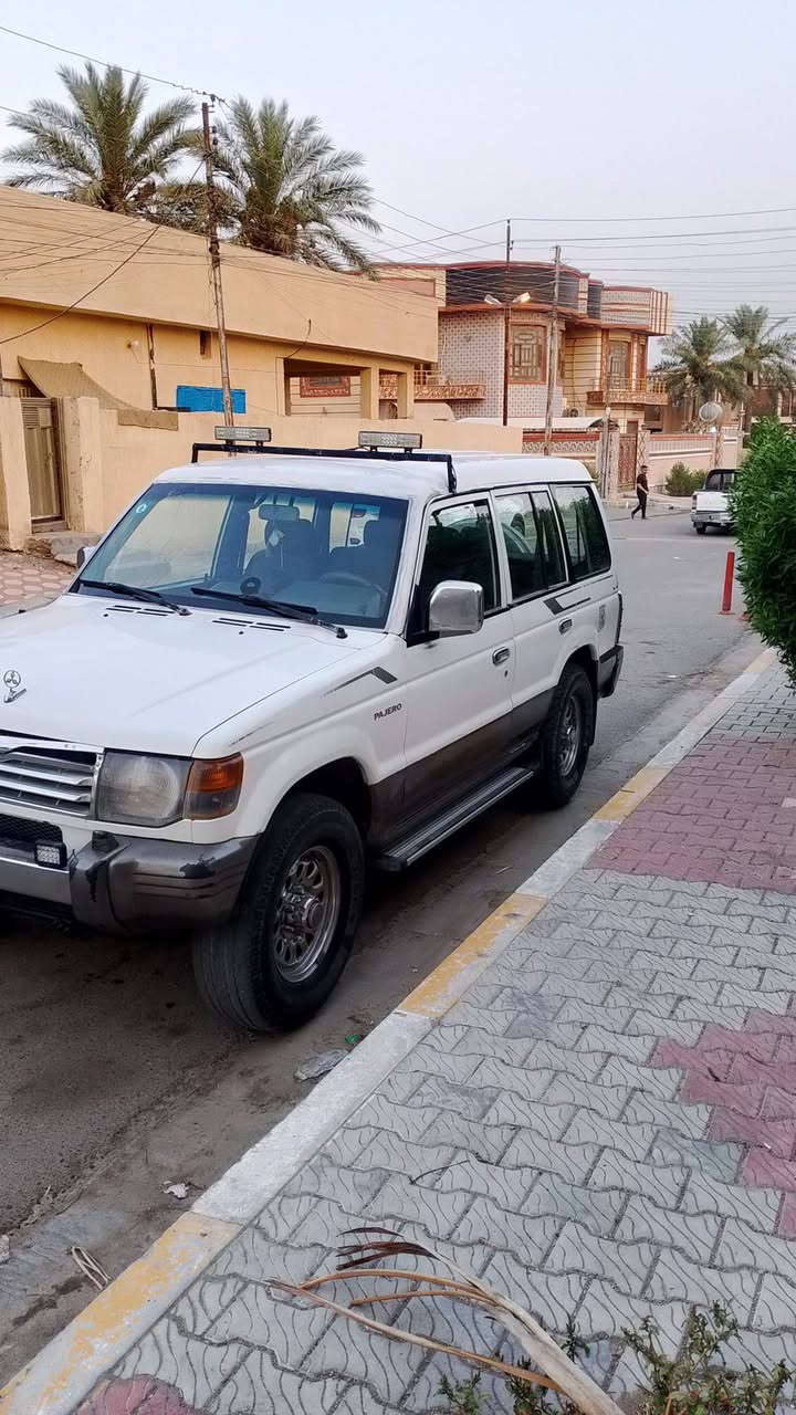 السلام عليكم باجيرو موديل 1992 محرك 4سلندر رقم بصره مشروع وطني سنويه جديده تبريد السعر 55بيها مجال بسيط للاستفسار ***********
