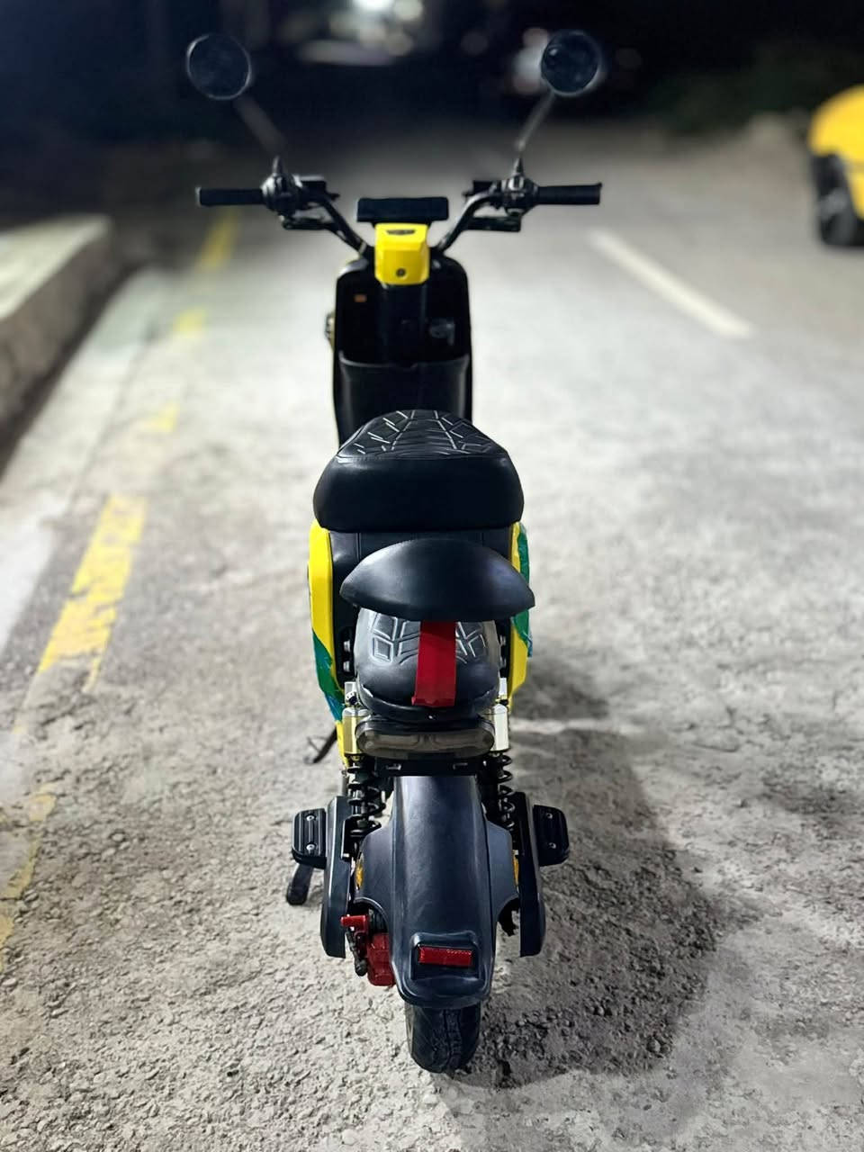 سلام وعليكم
R9
5 بطاريات دراجة جديدة شوفت عينك مابيها نقص بيها بس الدبل اشارة والاشارة ما تشتغل بطاريات جدد سعرها ٤٠٠ 
مكاني بغداد زعفرانية
***********

