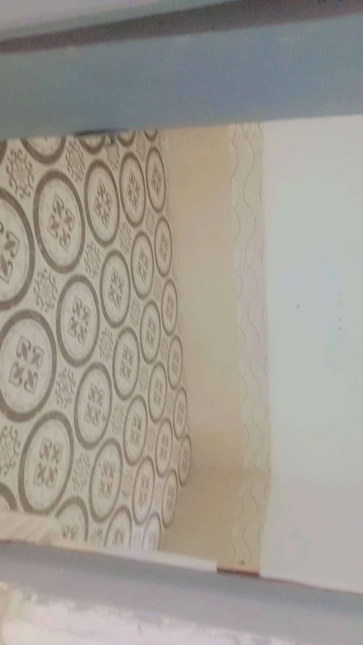 بيت مساحه 160متر بحي الحكيم نزله عميد جادر 
غرفتين وهول ومطبخ وستقبال صحيات داخليه وخارجيه وطرمه شارع مجاري خدمات كامله البناء بلوك السقف عكاده لارضيه سيراميك صاير ركن علا شارعين
طابو سند25 مسجل بلديه 
السعر 21 
الستفسار ***********
