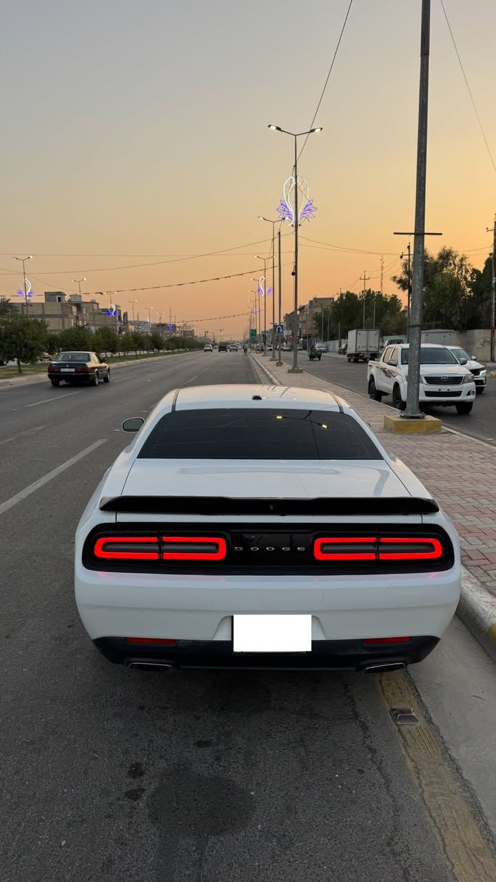 السلام عليكم
للبيع dodge Challenger 2015 /3600 خليجي

مواصفات الsxt المعروفة

رقم سليمانية دولي تحويل مباشر

بصمة

شاشة كبيرة

تحكمات

شفتات

عليها ويل وايد بدي اصلي

السيارة داخلة كلين للعراق هنا صار بيها قطعتين جاملغ وبنيد محدث srt
مكانها كربلاء

السعر 128 وبيهه مجال بسيط

للاستفسار ***********
