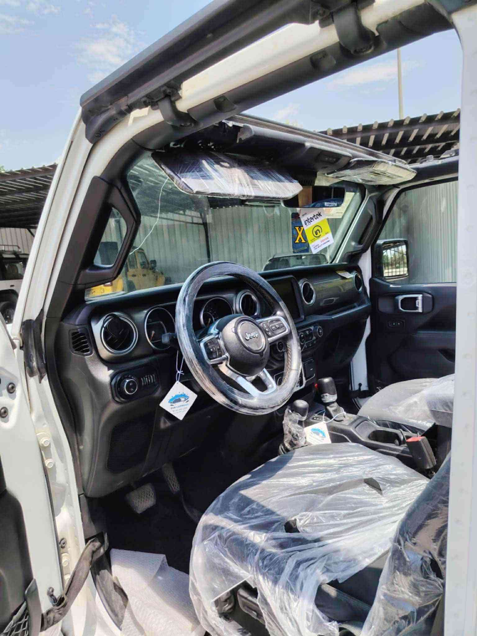 Jeep gladiator 2020
جيب كلاديتور
سيارة فول فول مواصفات وارد امريكي ماشيه ١٢٠ الف ميل محرك كير اكسلات كفالة جاهزه من كل نواحي و با سمي وكالة بسمه سياره بيها ثلاث مكانات تكحيل بسيط جدا جاملغ بودي وره سكن بكد شبير و عندك جاملغ امامي سبغ و جوه الباب سايق هم بكد شبر تكحيل ارباك بس ستيرن 
رقم شاسي 1C6HJTFG5LL130615
سعر  ٢٧٠ و بيها مجال 
رقم تلفون ***********
*********** أربيل, العراق
