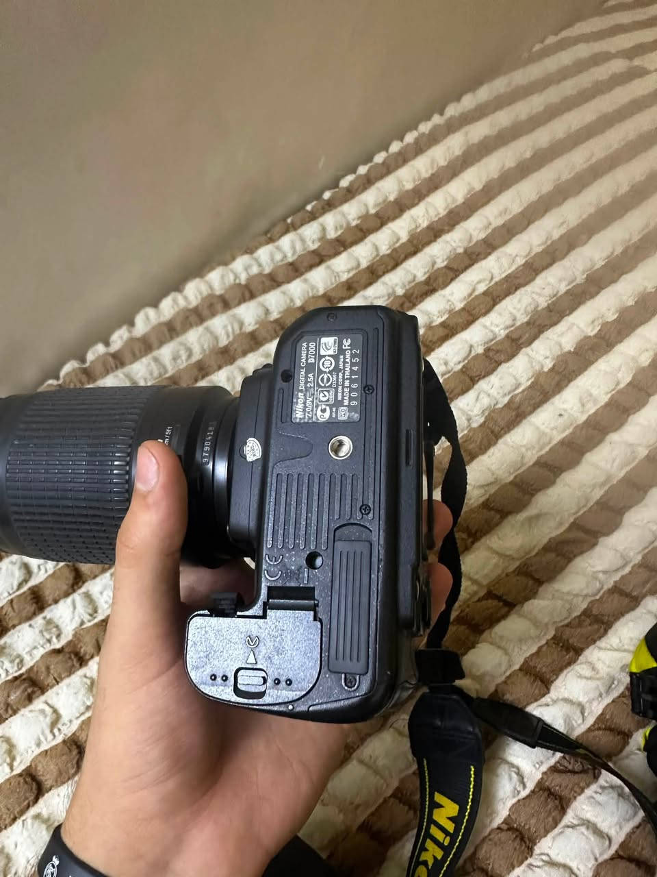 كاميرا NIKON 7000D للبيع 📷🔥
الكاميرا كل ملحقاته موجود
1-عدسه نيكون 70-300
2-بطاريات 2
3-جنطه نيكون
4-شاحنة الأصلية
5-رام الأصلي32g
————————-
الكاميرا نضافته 90/100
تاخذه وتدعيلي 
السعر:
واتساب: ***********
مكاني:بغداد
—————-
الصور كدامك عن نضافته والملحقات♥️✨.

