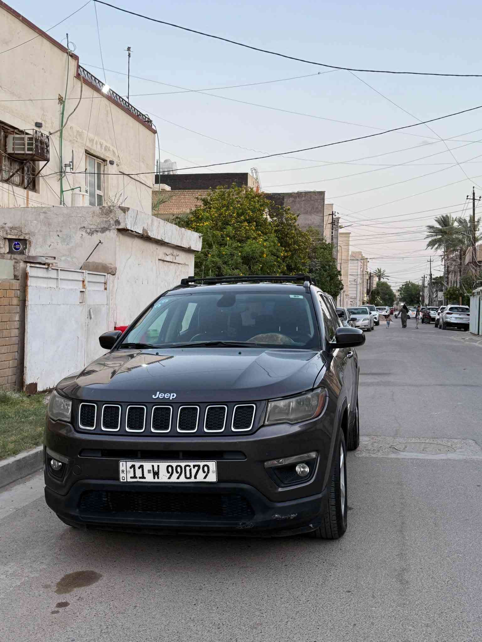 جيب كومباس 2018
لاتليود
رقم بغداد دولي باسمي 
بدون ايرباك حادثها
جاملغ خلفي 
موصفات 
شاشه وسط 
كسري كهرباء
كشنات جلد ومخمل
كشنات هيتر
ستيرين هييتر
تو ويل 
سستم سماعات
قطعتين تبريد
وبعد اكو هوايه موصفات
ماشيه 104 m
سعرها 115 ورقه وبيها شي بسيط
مكاني بغداد سبع ابكار
***********
