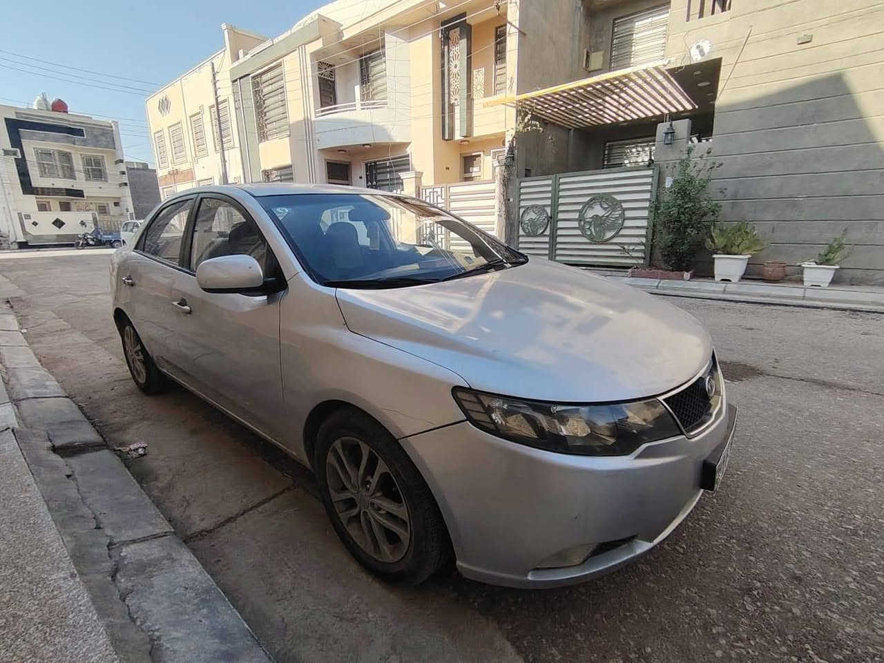 سيراتو موديل 2010 بيهه جاملغ وبنيد مصبوغات سيارة حلوة تخم تايرات جدد رقم بغداد بأسمي السعر مراسلة الرقم ***********
