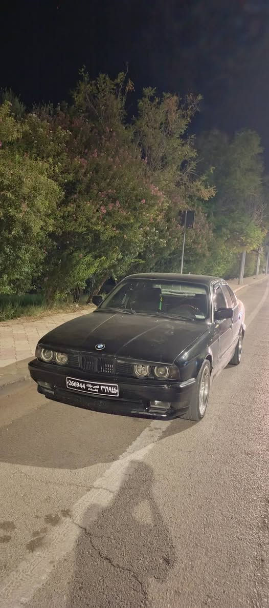 سەرەتا بەناوی خوا
لەسەر ڕێزی ئەدمین

بۆفرۆشتن بیئێم 1992
520 کەپس دیجیتاڵ گێڕ عادیە
فول فول تەنها سەقەف سەلایت نیە چوار چام کارەبا
کوشن سیاحی کوشن ویتەرە 
ئەیبی ئێسە 
ئاڕم هەولێرە ژماری خەڵت نیە
ئاڕم و ئەوەلیات موس براوە بەشەرت 
دەعامی دوا و پێشەوە کەراوەبەM
چوار تایەو وەلی لۆکیMلەسەرە
تاخم لایتی کەراوەت ئەلقە و زینۆن لێبەسراوە
حەفتەیەک پێشی داگیراوە گۆڕاوە
سەیارەک یەک قەرچی پێشی هەیە شایەنی باسەنیە
پاتری تازە گۆڕاوە  کامەل سەیارەکە جائیزکەراوە 
لەدەعامی دواوە تاوەکو پیشۆ گۆڕاوە سەیارەک خیاساتی نیە
ناوگێچ کامەل ئیش دەکات
مەکینەی تۆزیک دووکەڵ ئەکات 
سعرە کەیشی 35گەڵاو مەعامەلە گۆڕینەوەیش لەگەڵ سەقەر دەکەم 
تەکایە مووشتەری نیت سەری خۆت و منیش مەئێشێنە
ژ.م *********** -***********
