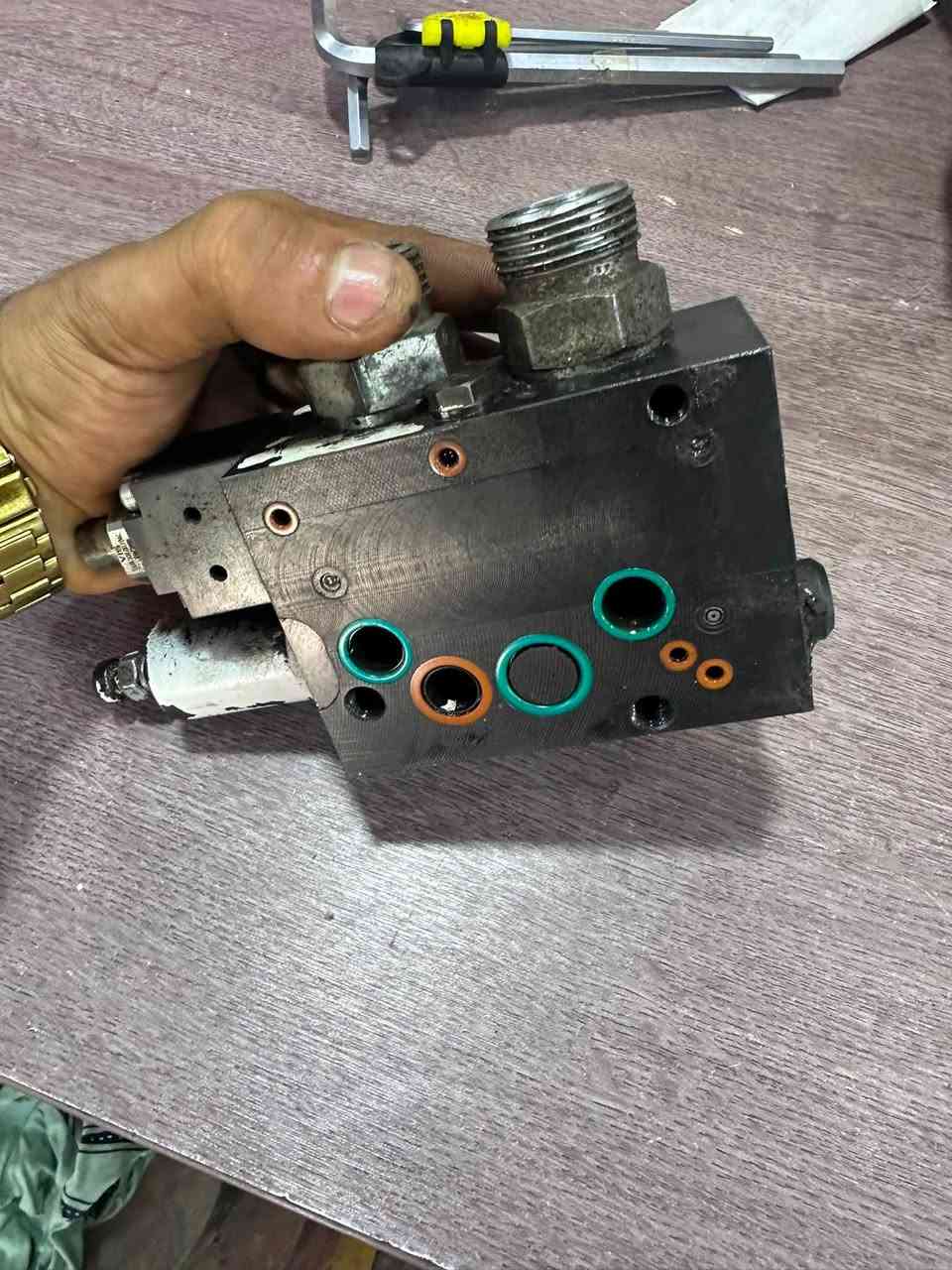 🔧 شركة الرتاج للتجارة العامة

نوفر لكم جميع كنترولات المضخات الكونكريت الكهربائية الخاصة بأشهر المعدات الثقيلة الألمانية 🇩🇪:

✅ شونك (Schwing)
✅ بتس ماستر (Putzmeister)
✅ كرين (CIFA)
✅ وغيرها من معدات ضخ الكونكريت.

📦 الأحجام المتوفرة:
✔️ 6 خط
✔️ 7 خط
✔️ 8 خط
✔️ 9 خط

🚚 توصيل إلى جميع محافظات العراق وبأسعار منافسة وجودة مضمونة.

📞 للاستفسار والطلب (اتصال / واتساب):
📱 ***********
📱 ***********

شركة الرتاج للتجارة العامة
ثقتكم… سر نجاحنا.

​#معدات_ثقيلة #اليات_ثقيلة
​#صيانة_معدات #قطع_غيار_ألماني
​#انشاءات #مقاولات_العراق
​#مضخات_كونكريت #خباطات
