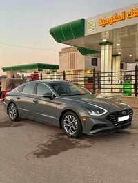 السعر 130 سوناتا موديل 2023 لون اسمنتي المميز مكينه 2500 كير نوع AT تخ...
