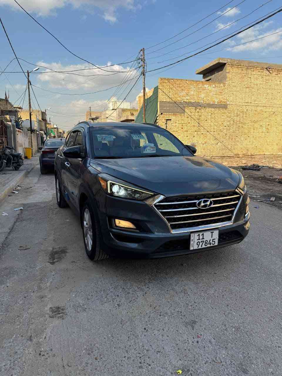 السلام عليكم للبيع توسان موديل 2019
وارد امريكا سونار مرفق بالمنشور
فول مواصفات عدا البانوراما 
بصمه جلد فول تحكمات 
هند بريك بصمة تحديد مسار 
محرك 2000 مكفول كير مكفول
تخم تاير حدادية جدد
باسمي هزة وسنوية جدد 
المكان بغداد جسر ديالى القديم 
الرقم ***********
السعر 124
