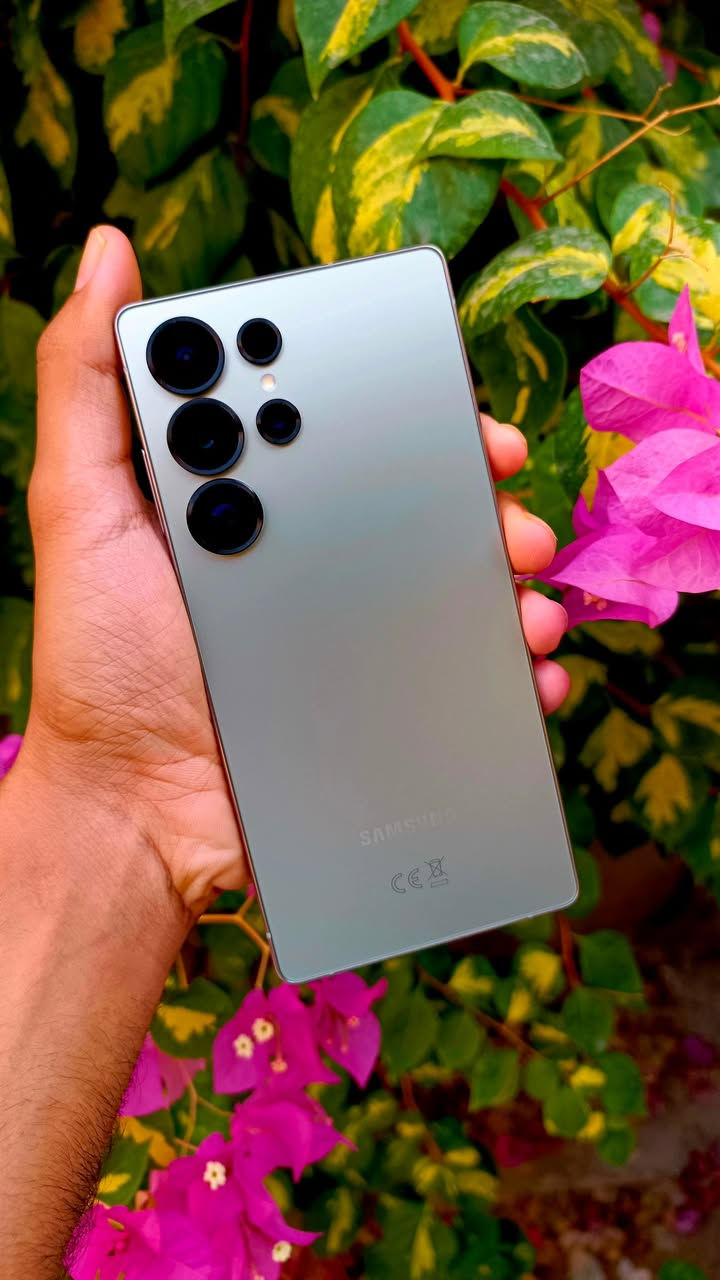 سلام عليكم 

 اخظر تيتانيوم S25 ultra  1TP شرق اوسط دبل sim ذاكره تيرا يعني 1024GB
الجهاز كامل ما بيه اي نقص مكفول من كلشي الجهاز مثل ما موضح بالصور.
 الجهاز نظيف بيه حمايه عدسات  وسكرين برايفسي وذني الملحقات يجن وياه.
(3 كفر ،وسماعه، وسلك الشاحن الاصلي، وشاشه حمايه مات طافي انته تركبهه).
ما متواجد عل فيس بس واتساب او اتصال. 
مكاني: بغداد الصابيات قرب مجمع بوابه الكاظمية.
واتساب:  ***********
او اتصال: ***********
السعر: 1325 وبيه مجال.
